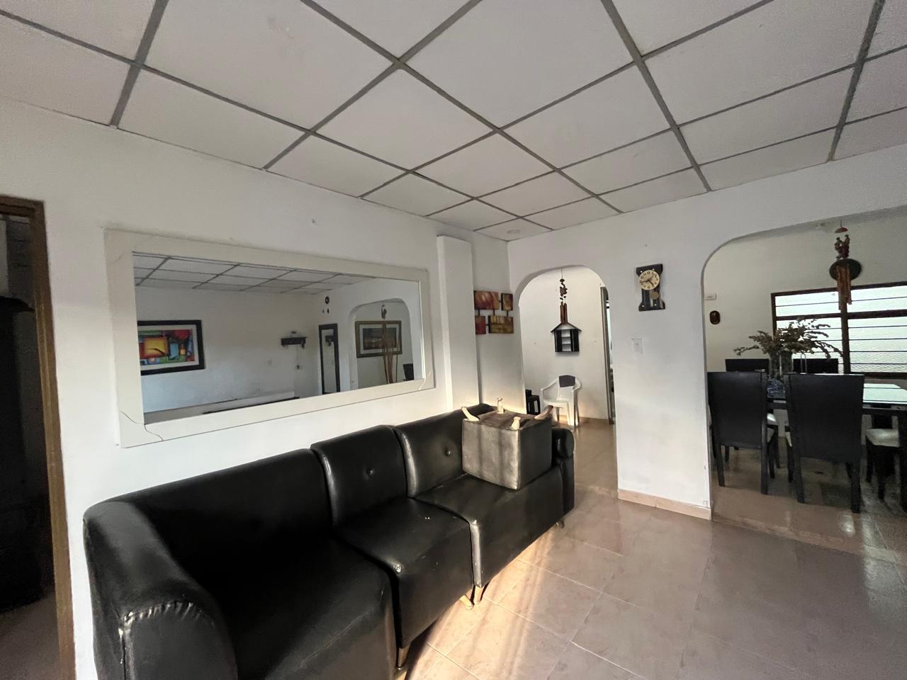 SE VENDE CASA EN CRISTOBAL COLON RQ