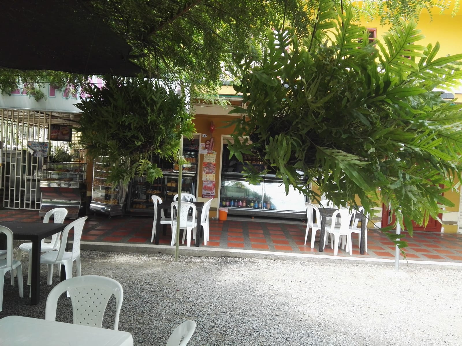 VENTA CASA COMERCIAL FRENTE A LA CARRETERA CENTRAL EL CERRITO CH
