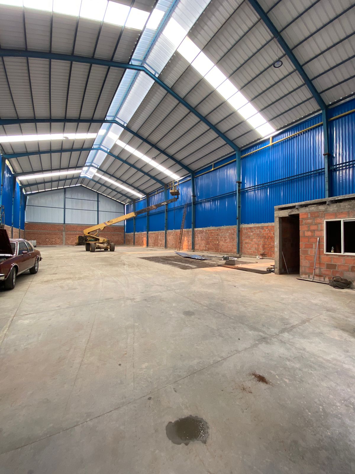 SE VENDE BODEGA DE 750MTS EN CAUCASECO