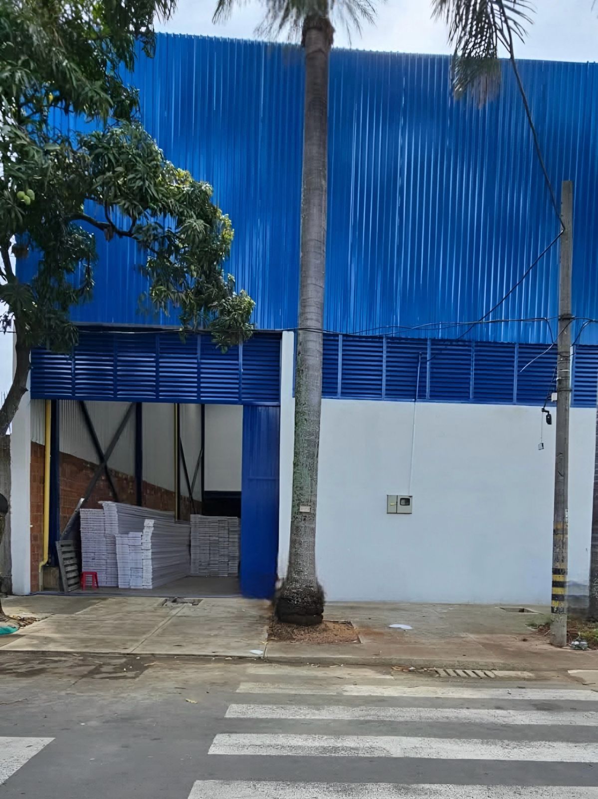 SE VENDE BODEGA DE 861MTS EN EL TRONCAL