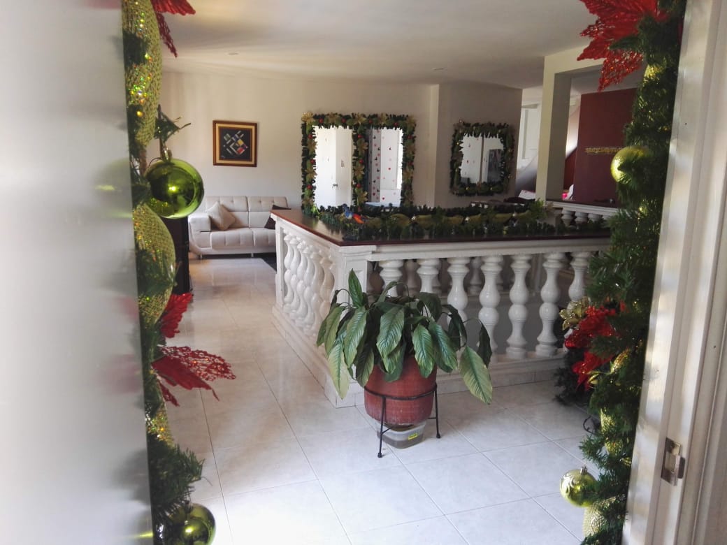 VENTA CASA COMERCIAL FRENTE A LA CARRETERA CENTRAL EL CERRITO CH