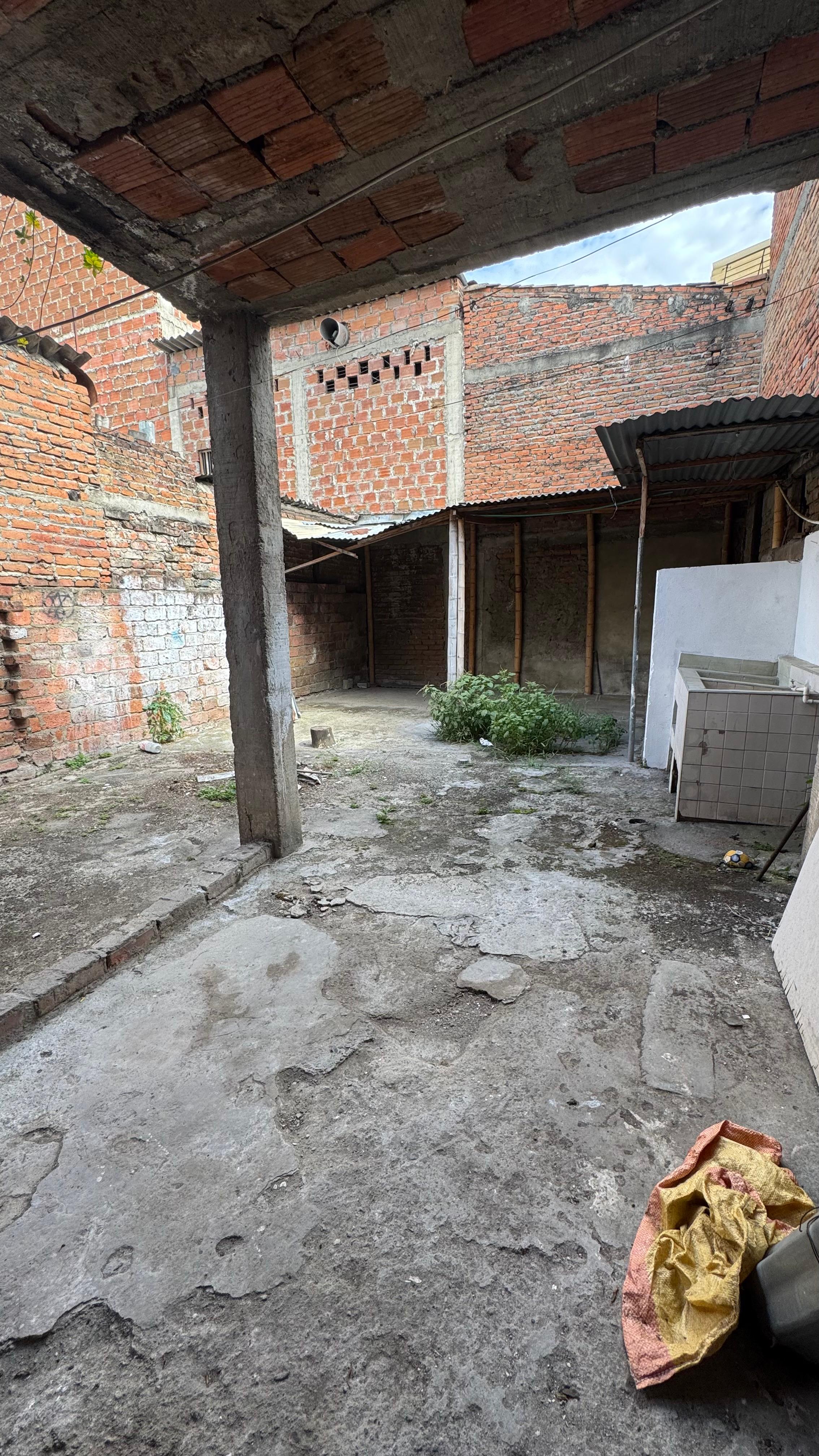 VENTA CASA BARRIO SANTA ELENA
