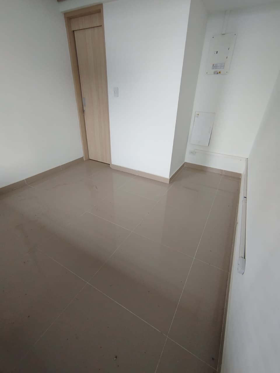 LOCAL COMERCIAL EN VENTA, TIERRA LINDA SUR DE CALI CH