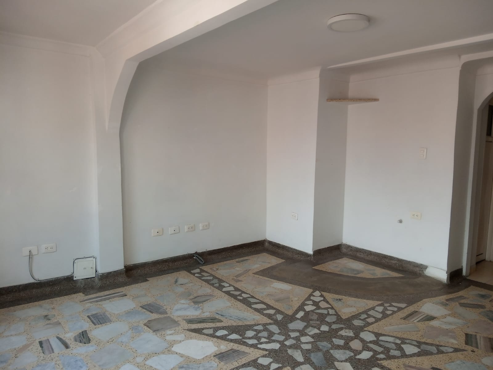 CASA MULTIFAMILIAR EN VENTA, B. NAPOLES, SUR, CALI CH-MN