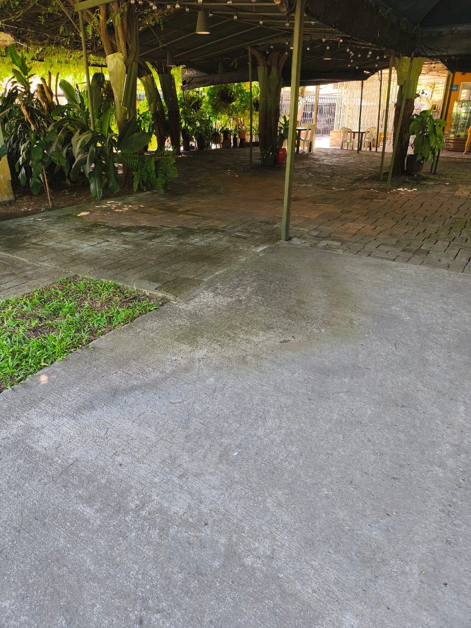 VENTA CASA COMERCIAL FRENTE A LA CARRETERA CENTRAL EL CERRITO CH