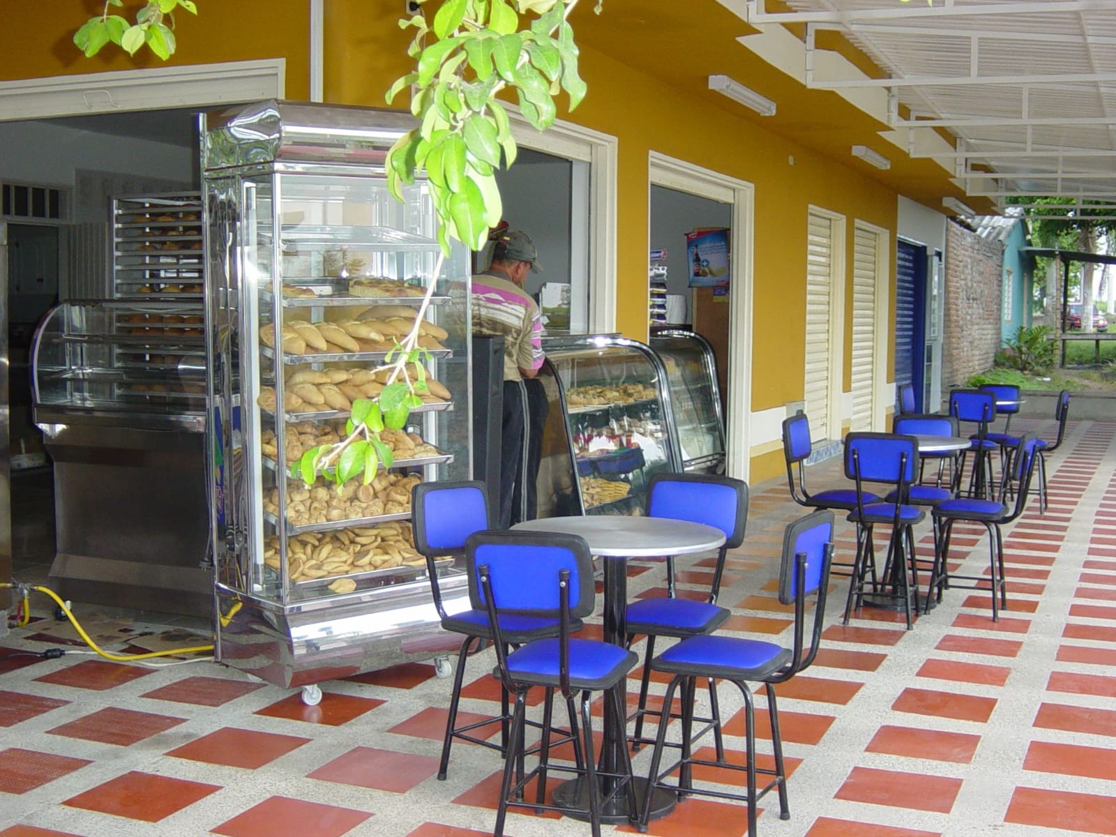 VENTA CASA COMERCIAL FRENTE A LA CARRETERA CENTRAL EL CERRITO CH