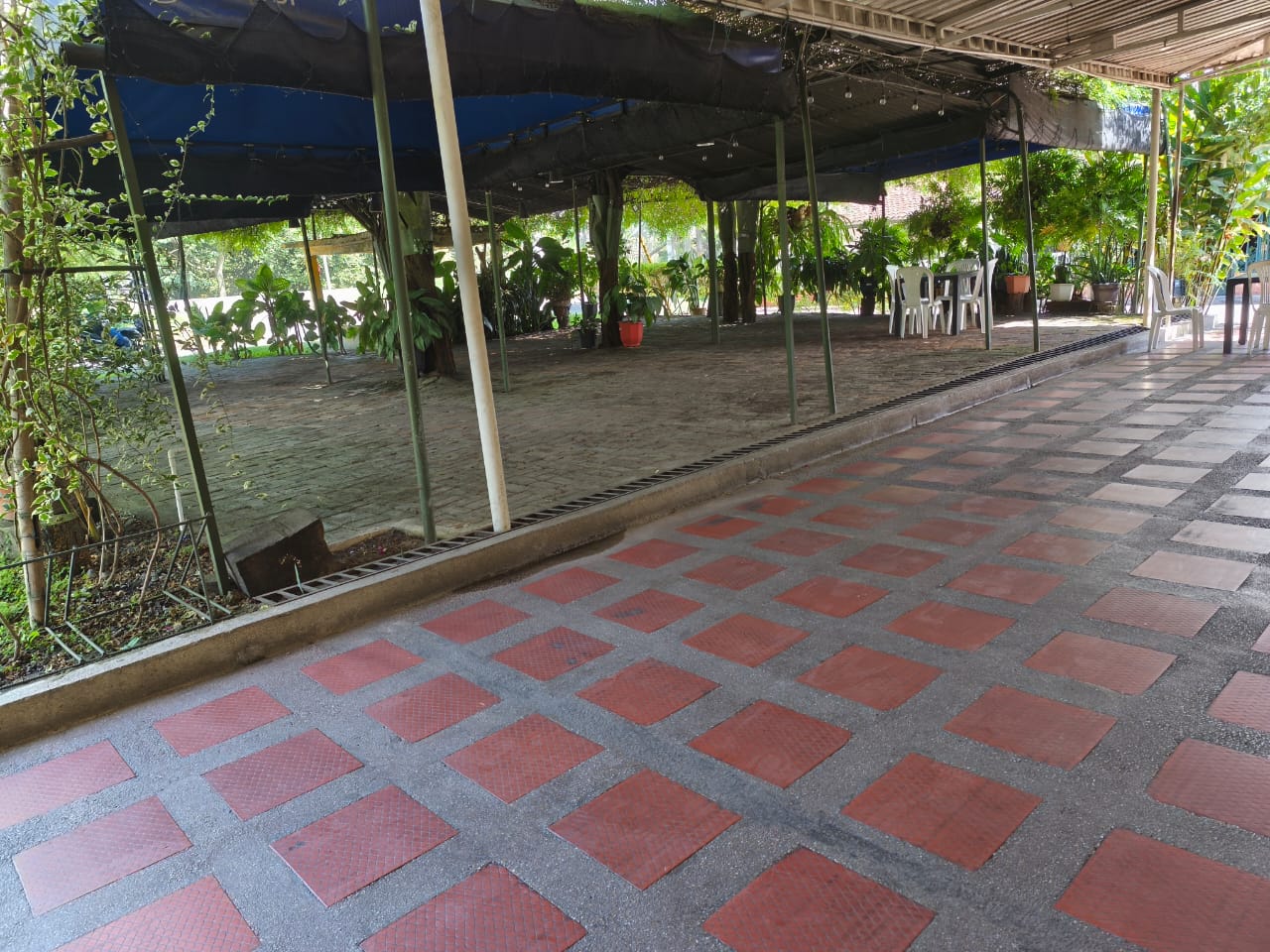 VENTA CASA COMERCIAL FRENTE A LA CARRETERA CENTRAL EL CERRITO CH