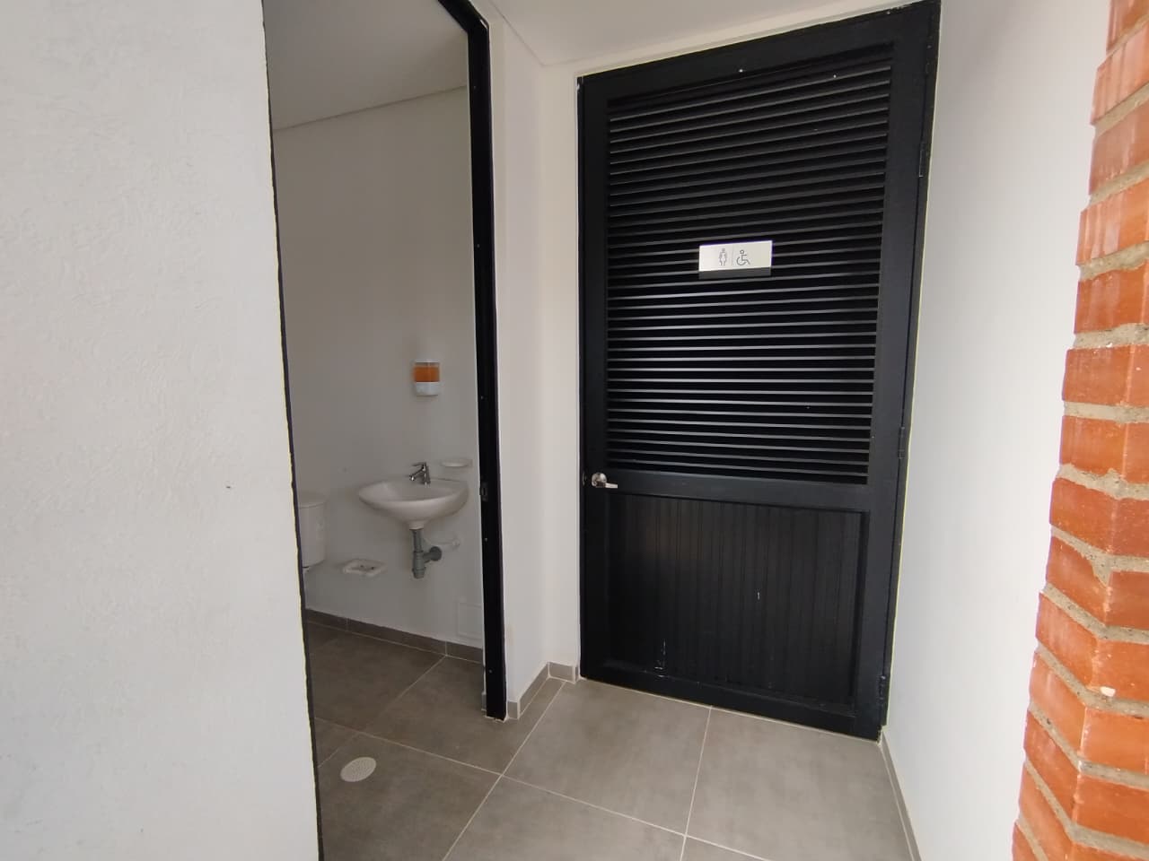 VENTA CASA OBRA GRIS CONJUNTO RES. ENTREVIENTOS JAMUNDI CH