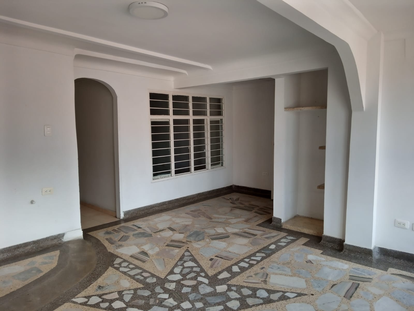 CASA MULTIFAMILIAR EN VENTA, B. NAPOLES, SUR, CALI CH-MN