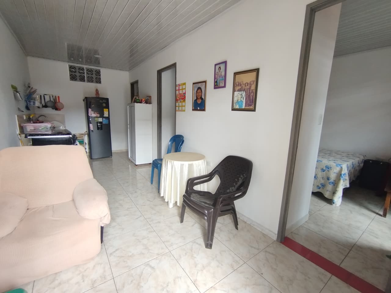 VENTA CASA 2 PISOS B. REPUBLICA DE ISRAEL RENTABILIDAD DEL 9% CH-MN