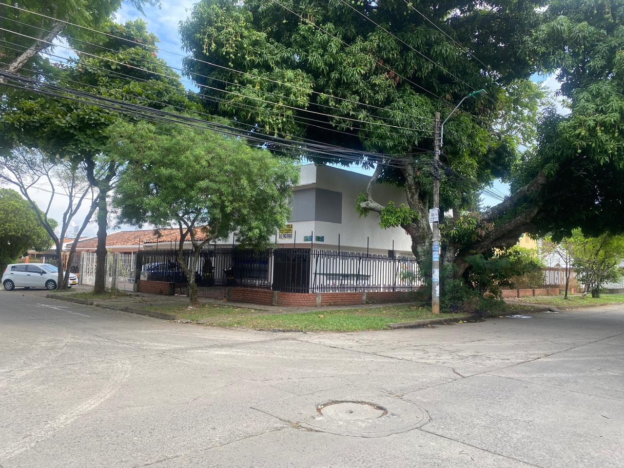 CASA ESQUINERA EN EL LIDO