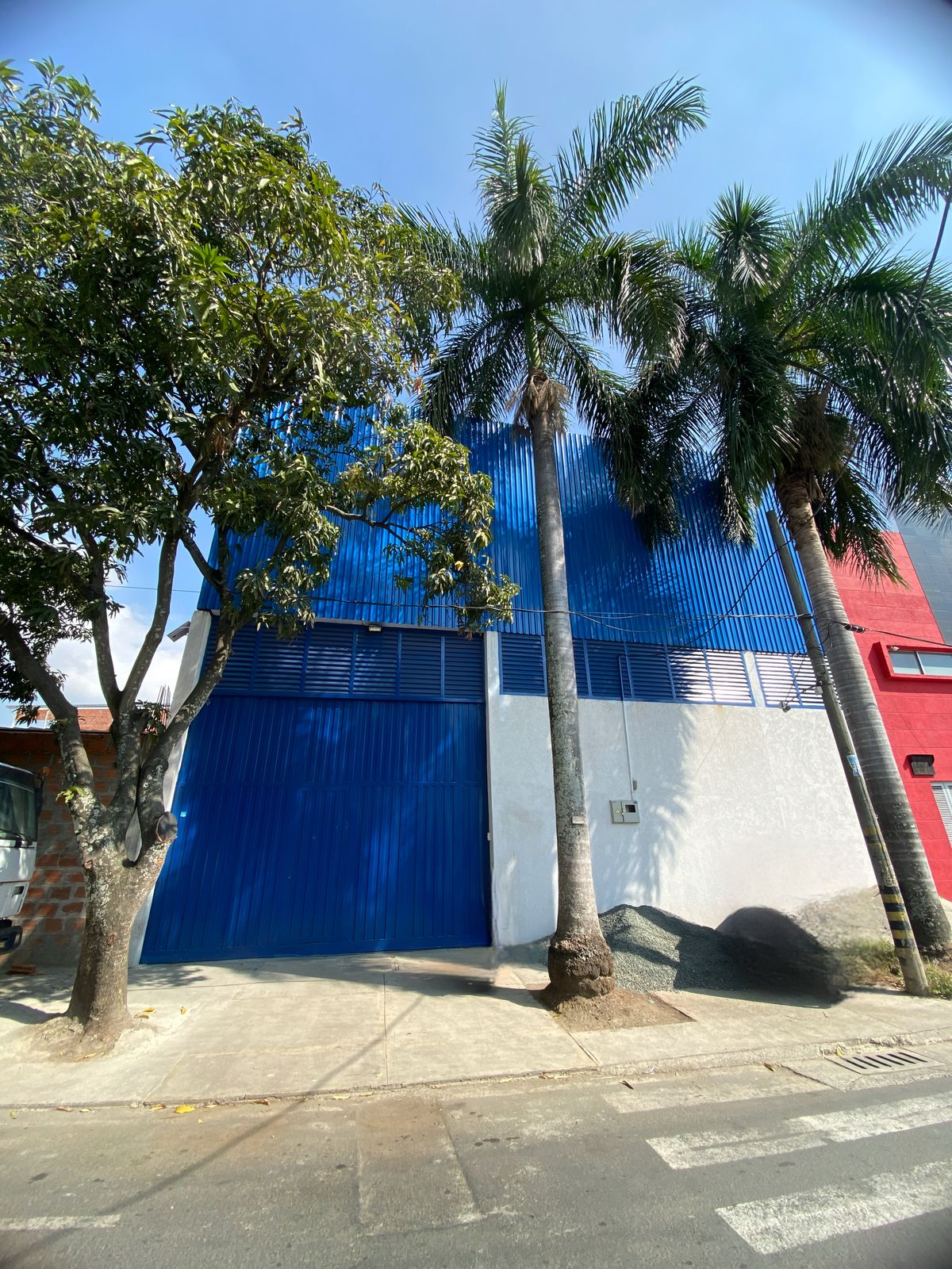 SE VENDE BODEGA DE 861MTS EN EL TRONCAL
