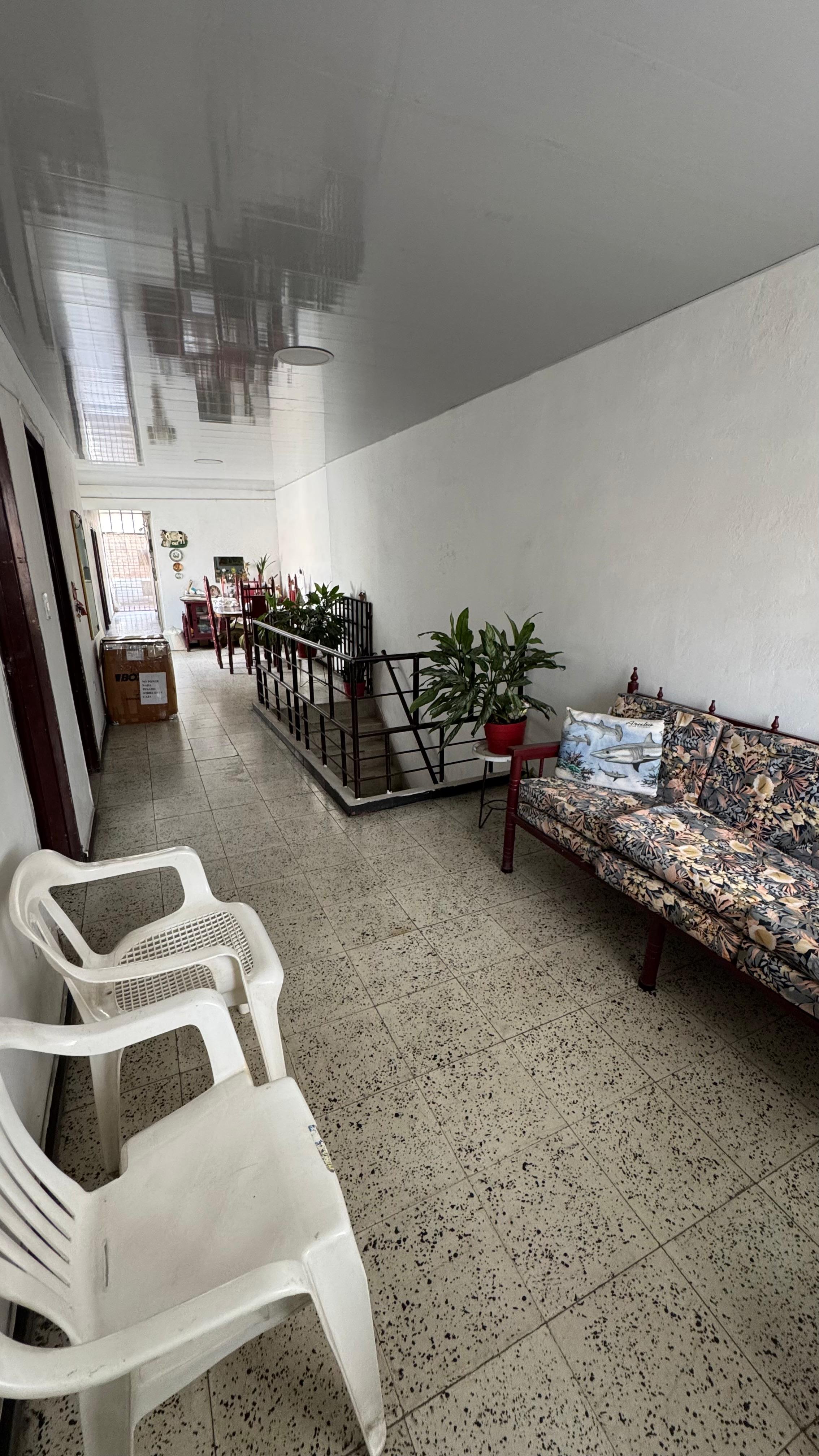 VENTA CASA BARRIO SANTA ELENA