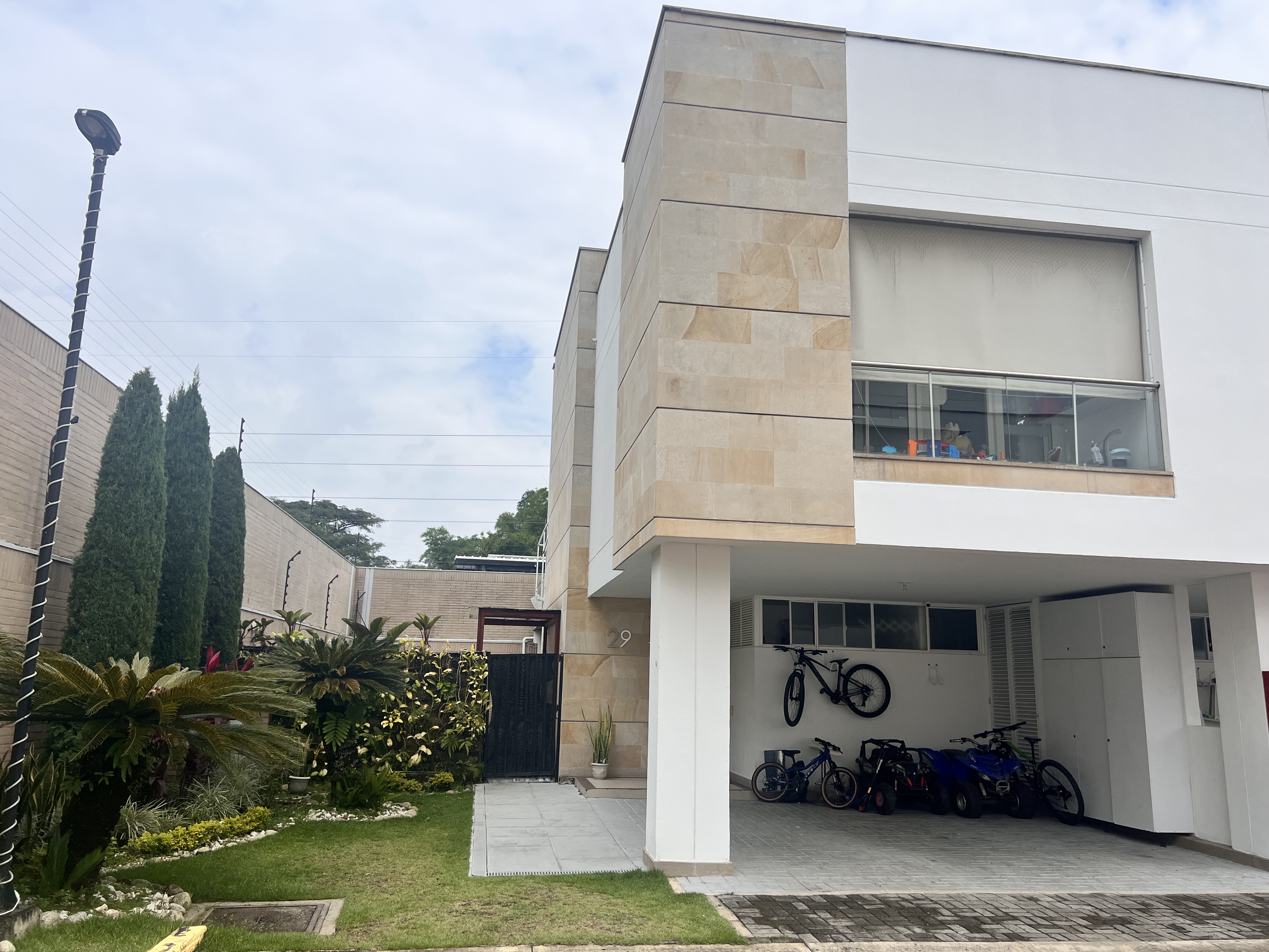 venta casa en pance condominio essenza