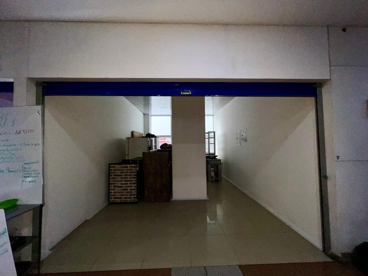 VENTA DE LOCAL  EDIFICIO LOS COLORES, CALI