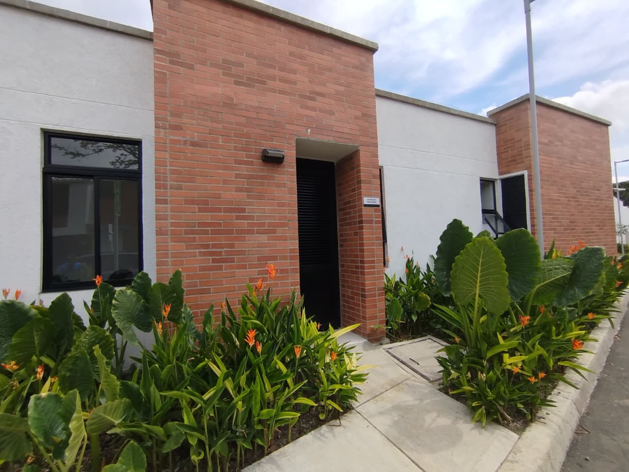 VENTA CASA OBRA GRIS CONJUNTO RES. ENTREVIENTOS JAMUNDI CH