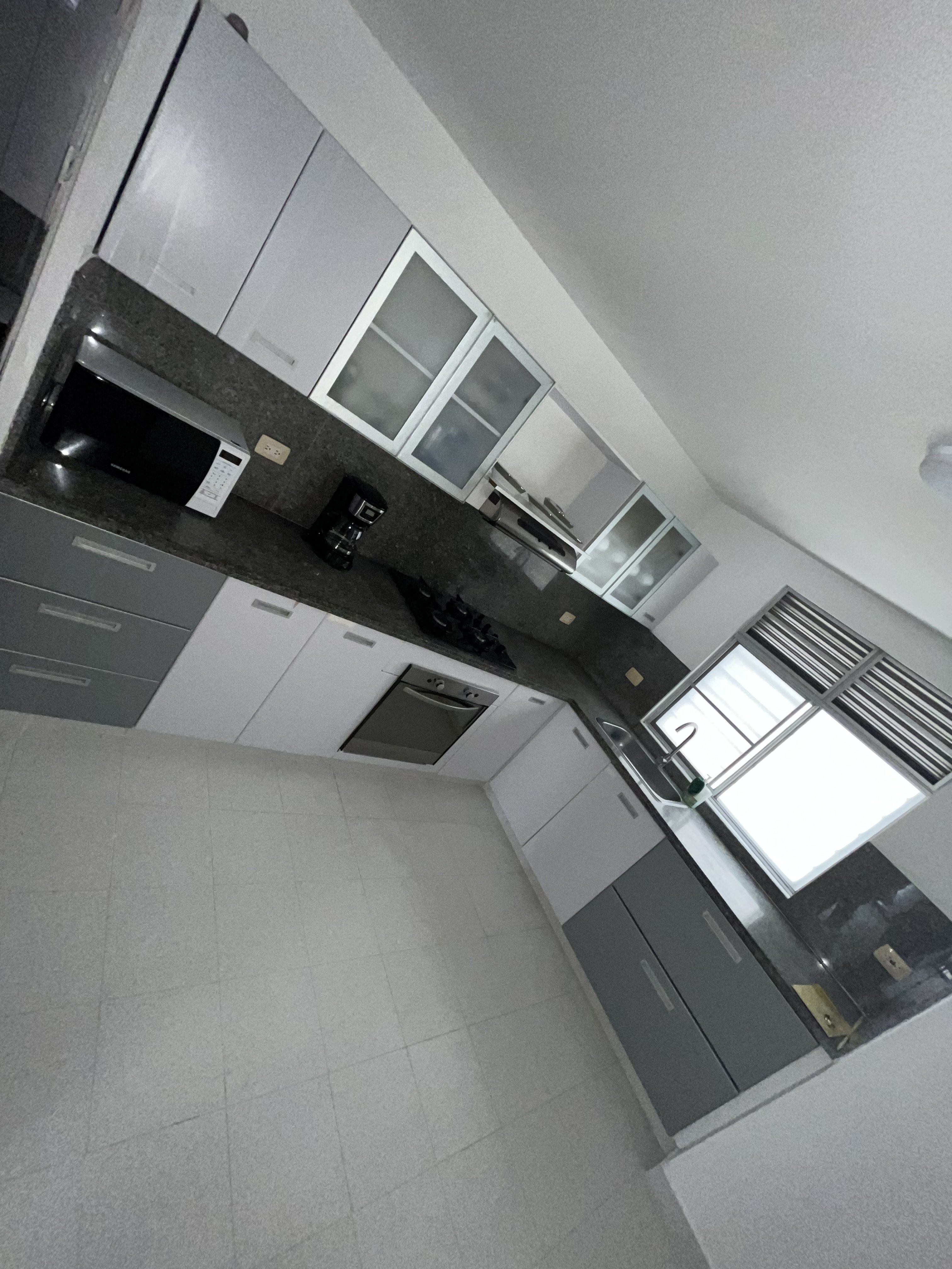 VENDO APARTAMENTO PRIMER PISO CON TERRAZA EN INGENIO