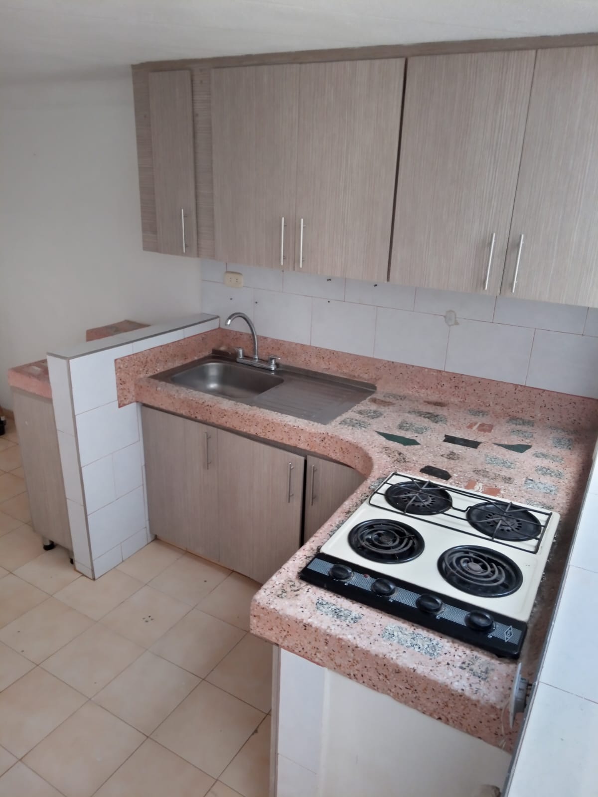 CASA MULTIFAMILIAR EN VENTA, B. NAPOLES, SUR, CALI CH-MN