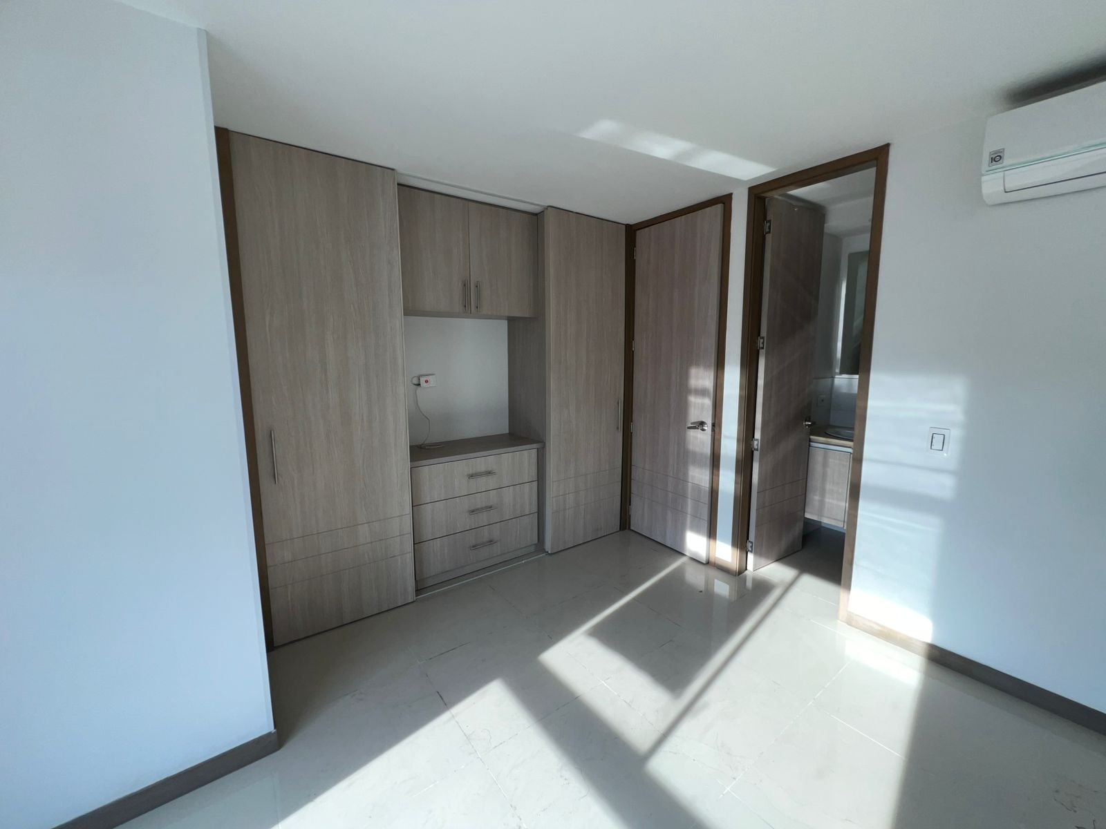 VENTA DE APARTAMENTO KERETARO DEL VIENTO, LA FLORA - CALI.