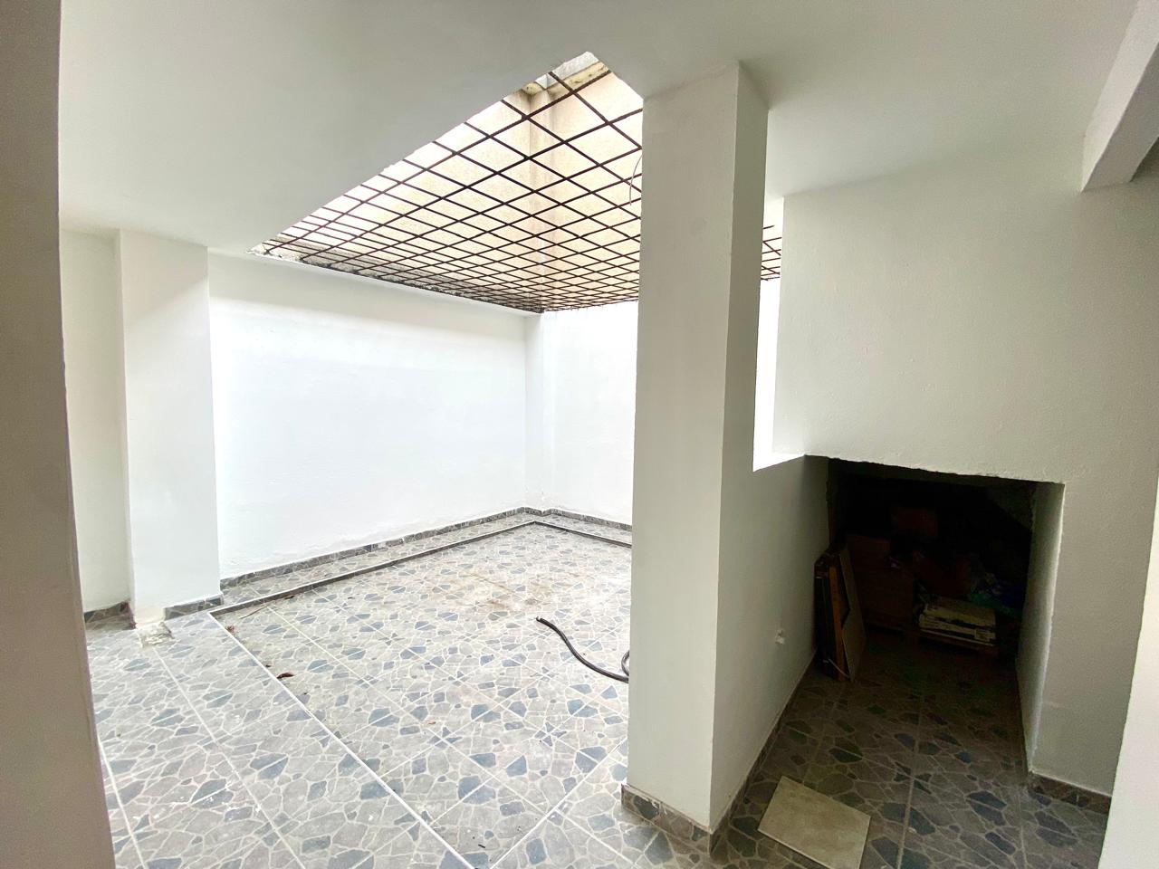 CASA ESQUINERA EN EL LIDO