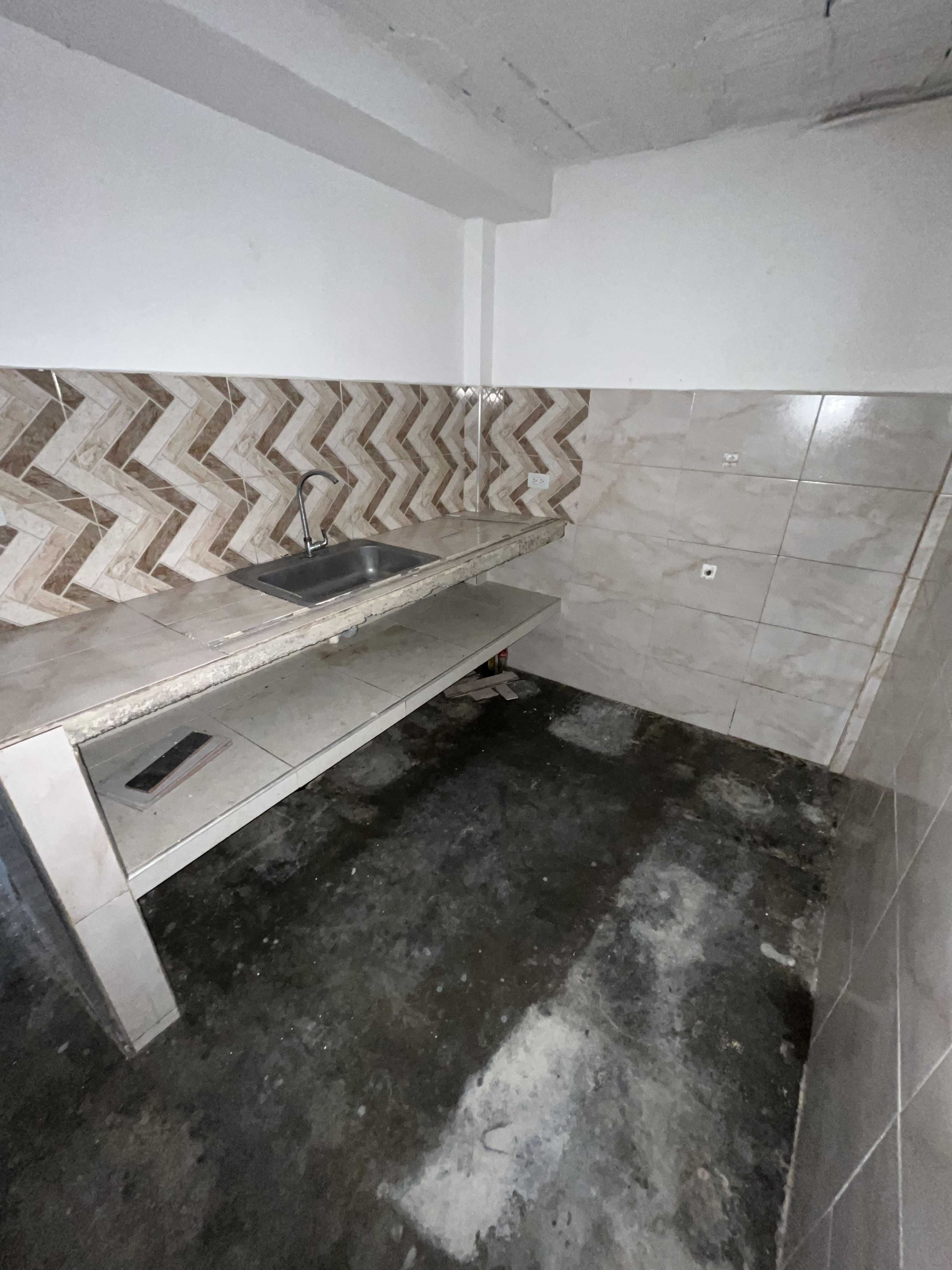 SE VENDE CASA CON APARTAMENTOS EN MANUELA BELTRÁN