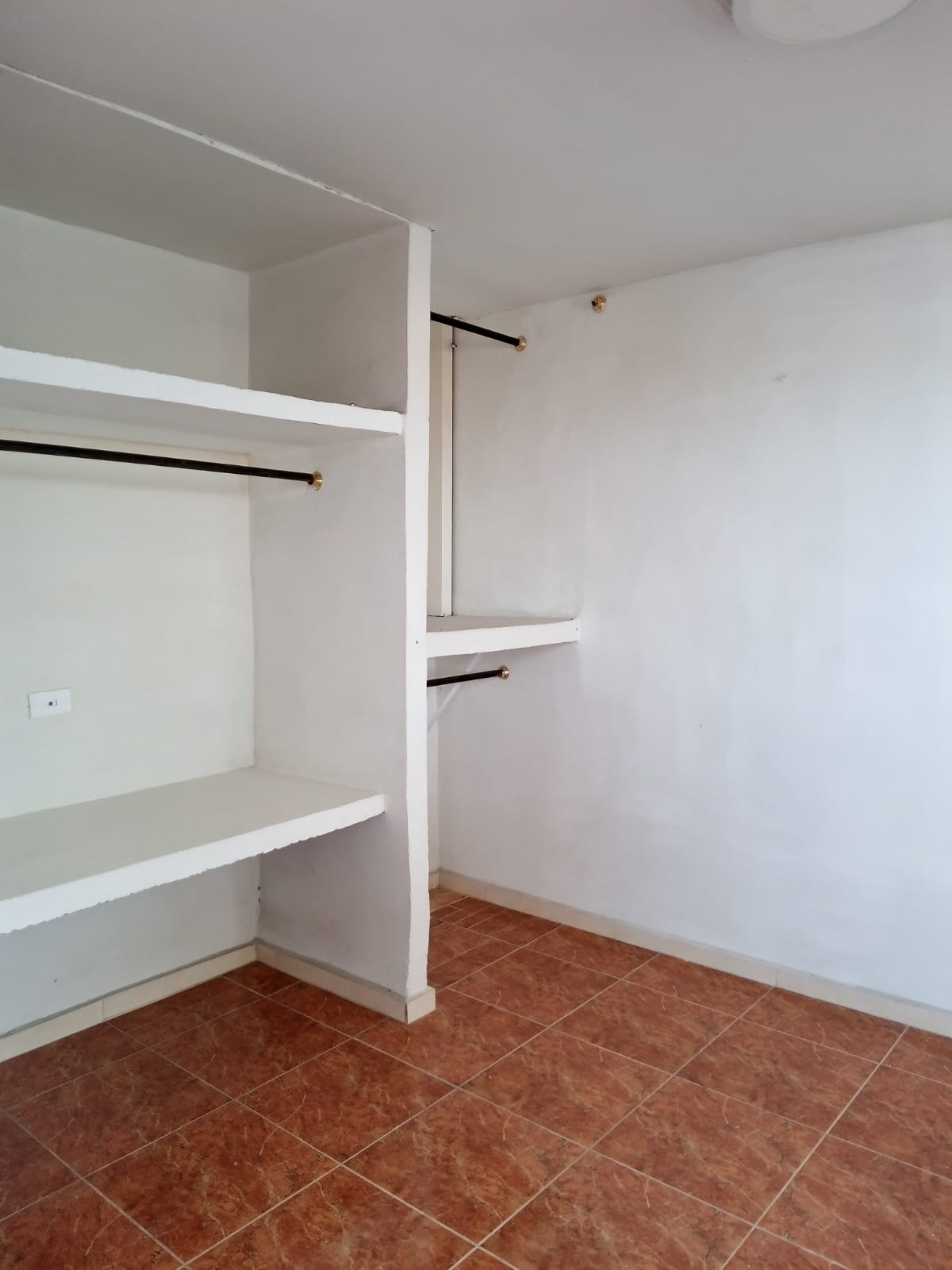 CASA MULTIFAMILIAR EN VENTA, B. NAPOLES, SUR, CALI CH-MN