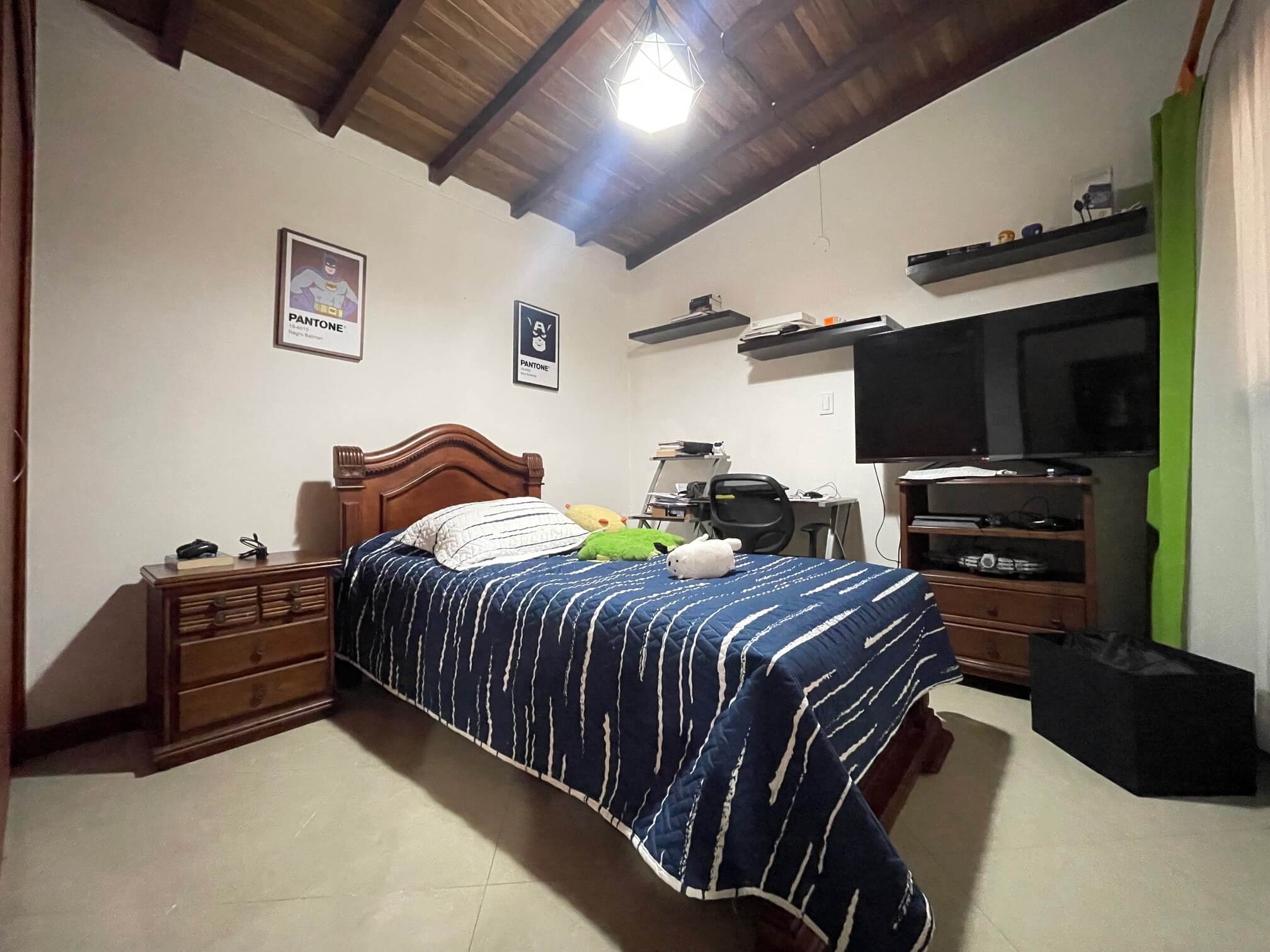 Casa Tipo Cabaña En Venta La Castellana Medellín