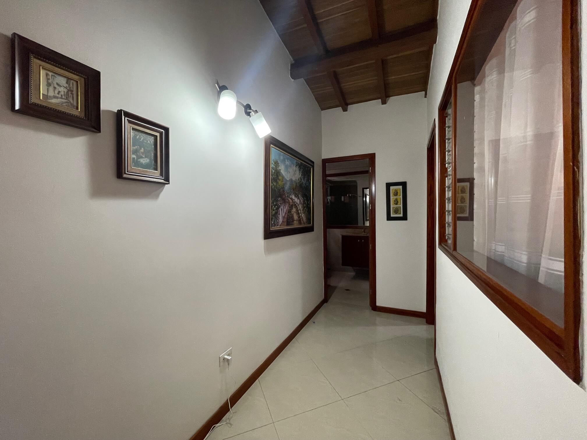 Casa Tipo Cabaña En Venta La Castellana Medellín
