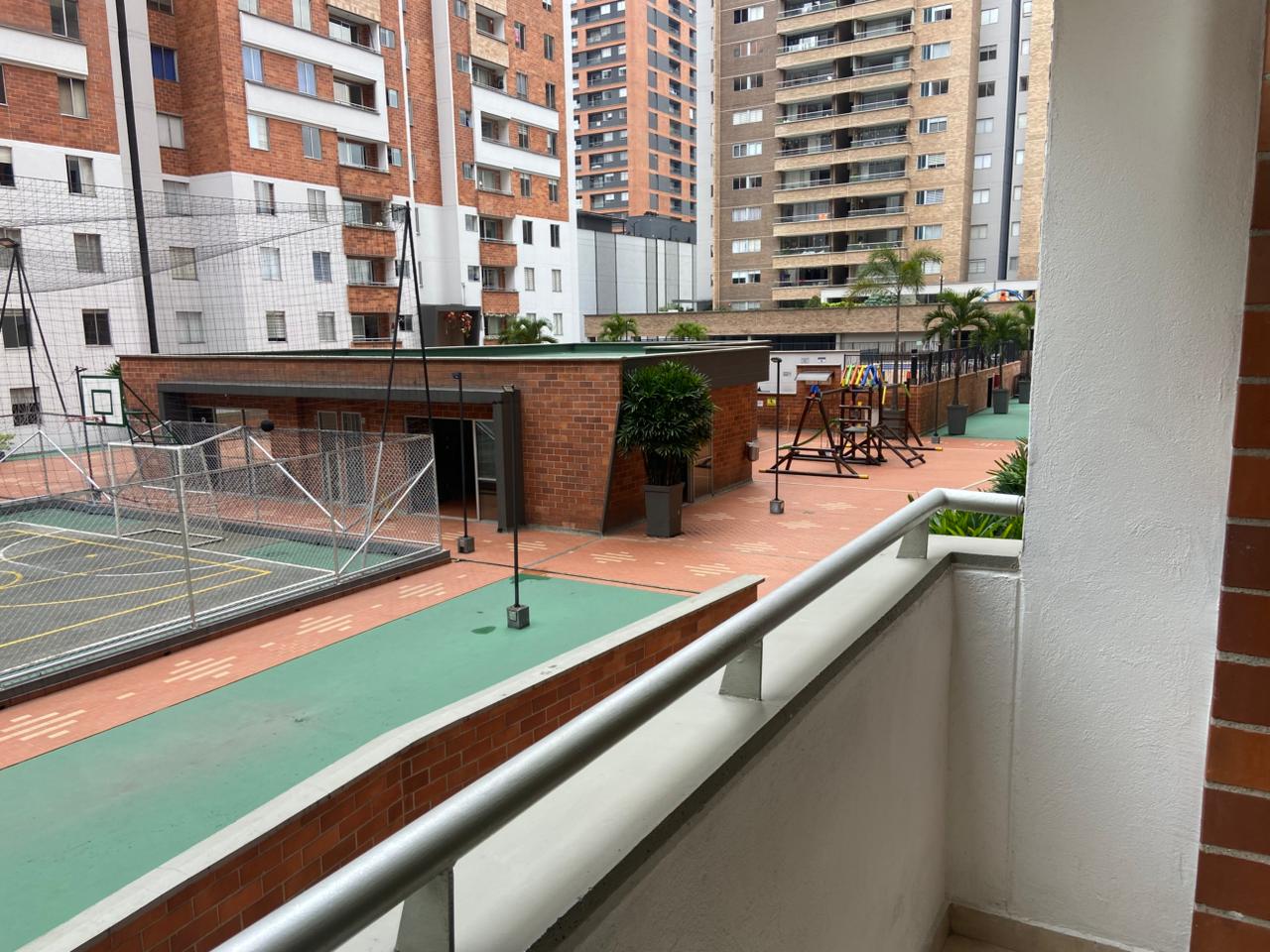 Apartamento En Arriendo Ciudad Del Rio Medellín