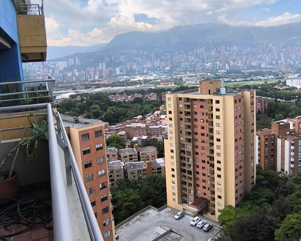 Penthouse Dúplex En Venta Loma De Los Bernal Belén Medellín