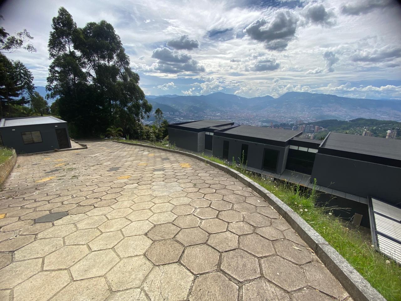Casa Campestre En Arriendo y/o Venta Las Palmas Medellín Antioquia