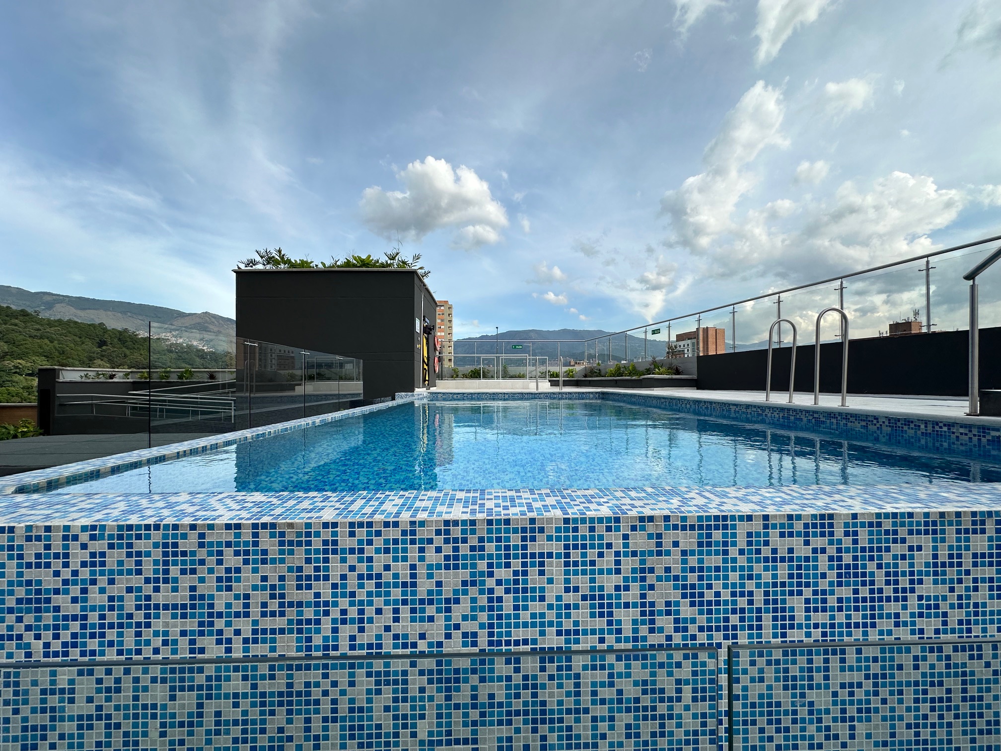 Apartamento En Venta Los Colores Medellín