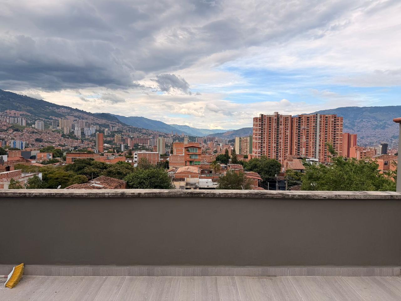 Apartamento Dúplex En Venta Barrio Cristóbal Medellín Antioquia
