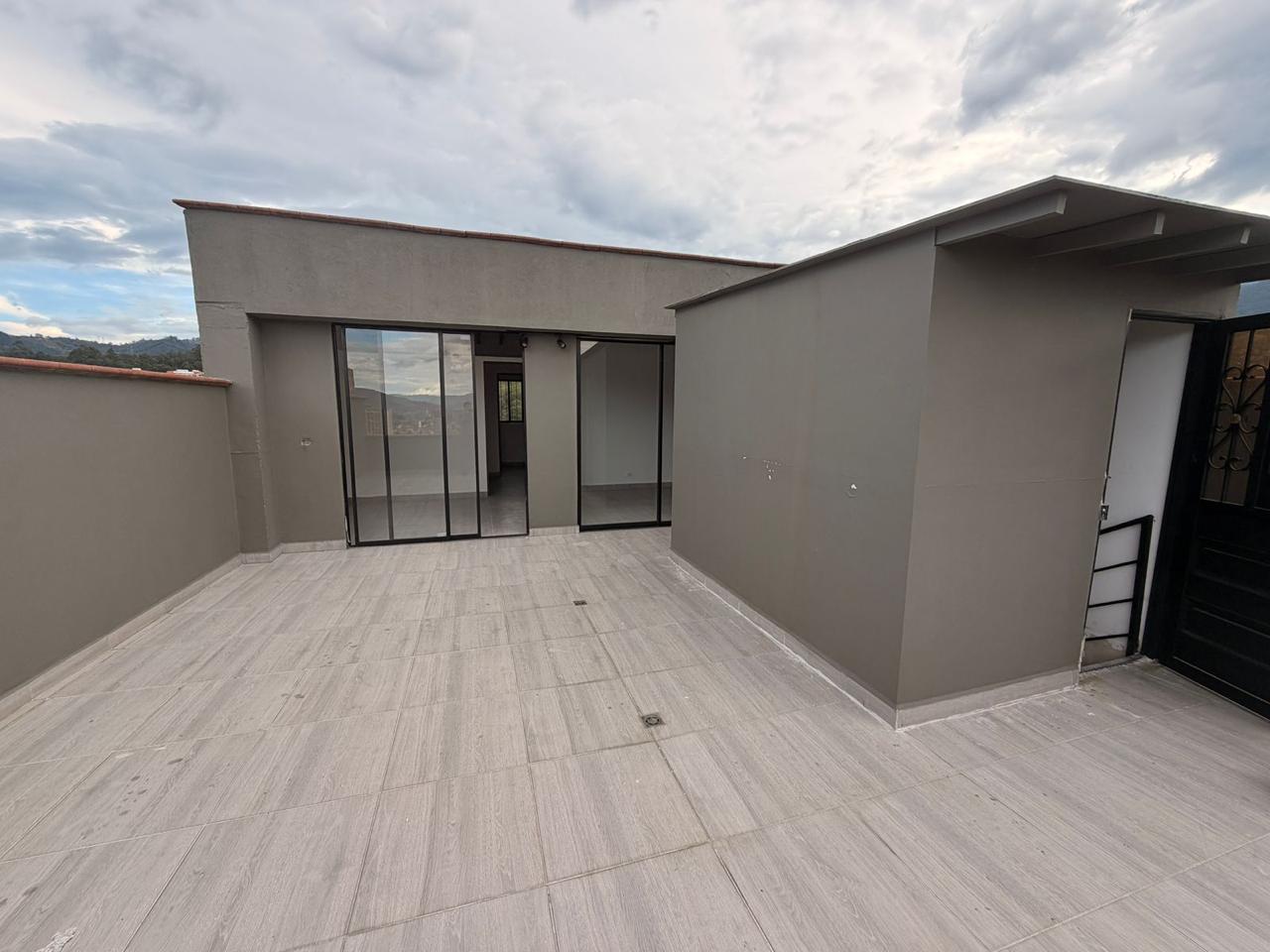 Apartamento Dúplex En Venta Barrio Cristóbal Medellín Antioquia