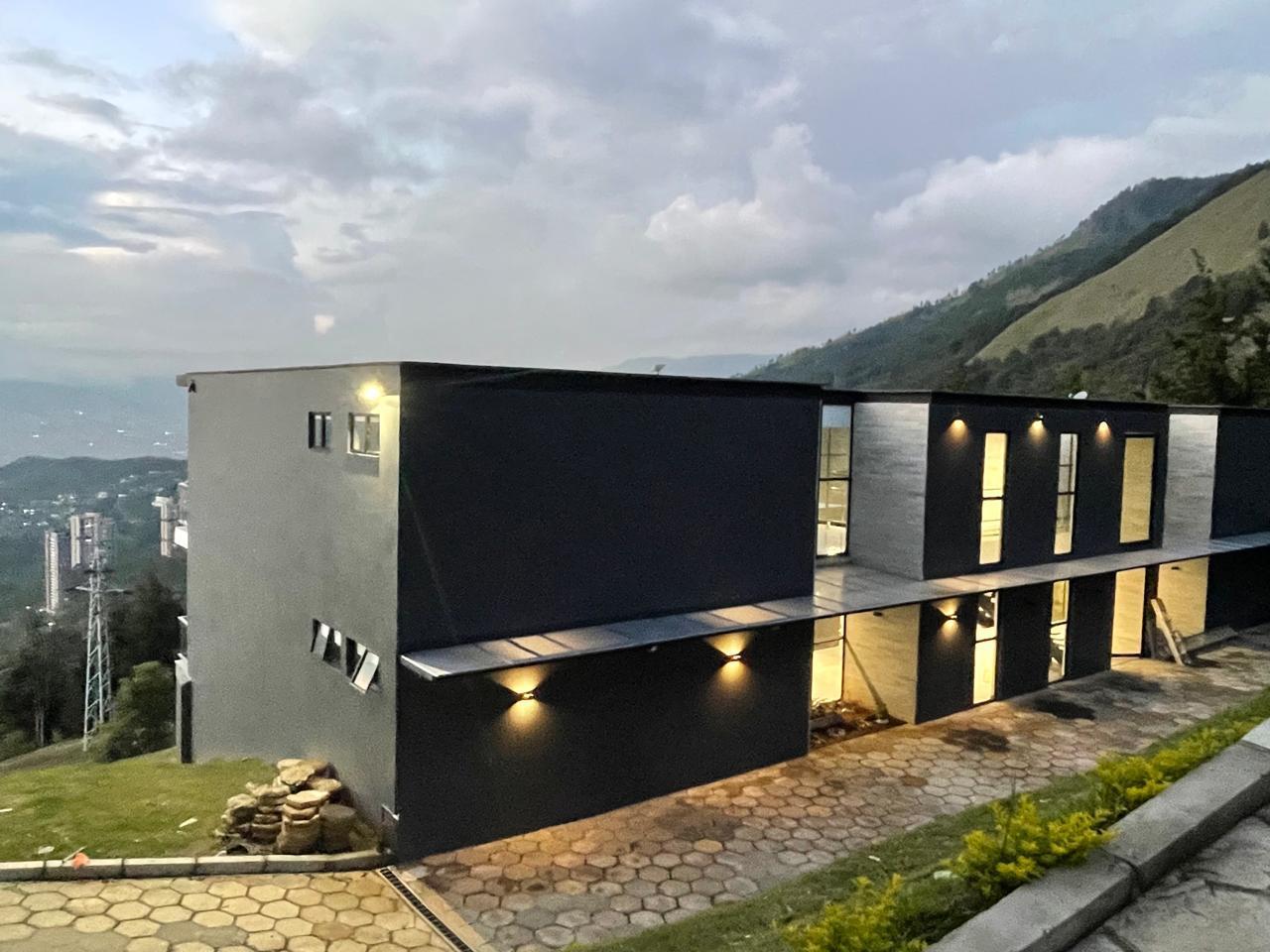 Casa Campestre En Arriendo y/o Venta Las Palmas Medellín Antioquia