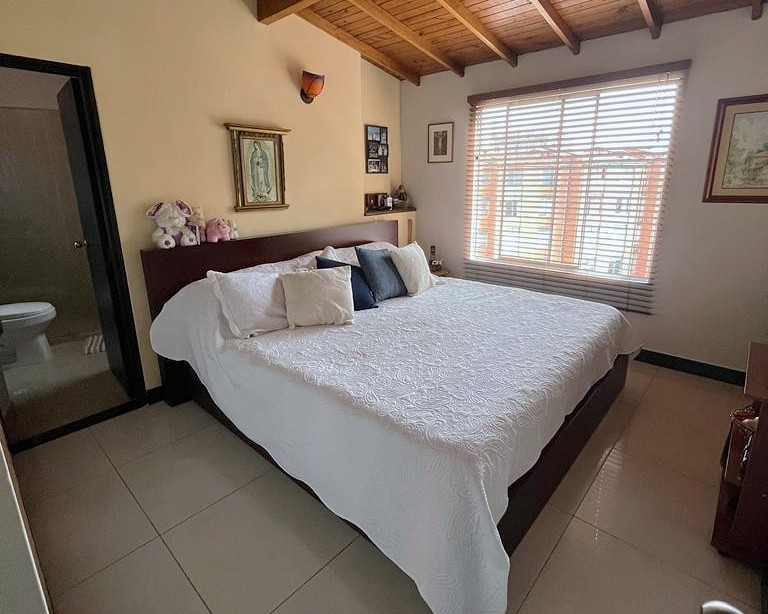 Apartamento En Venta Loma San Julian El Poblado Medellín