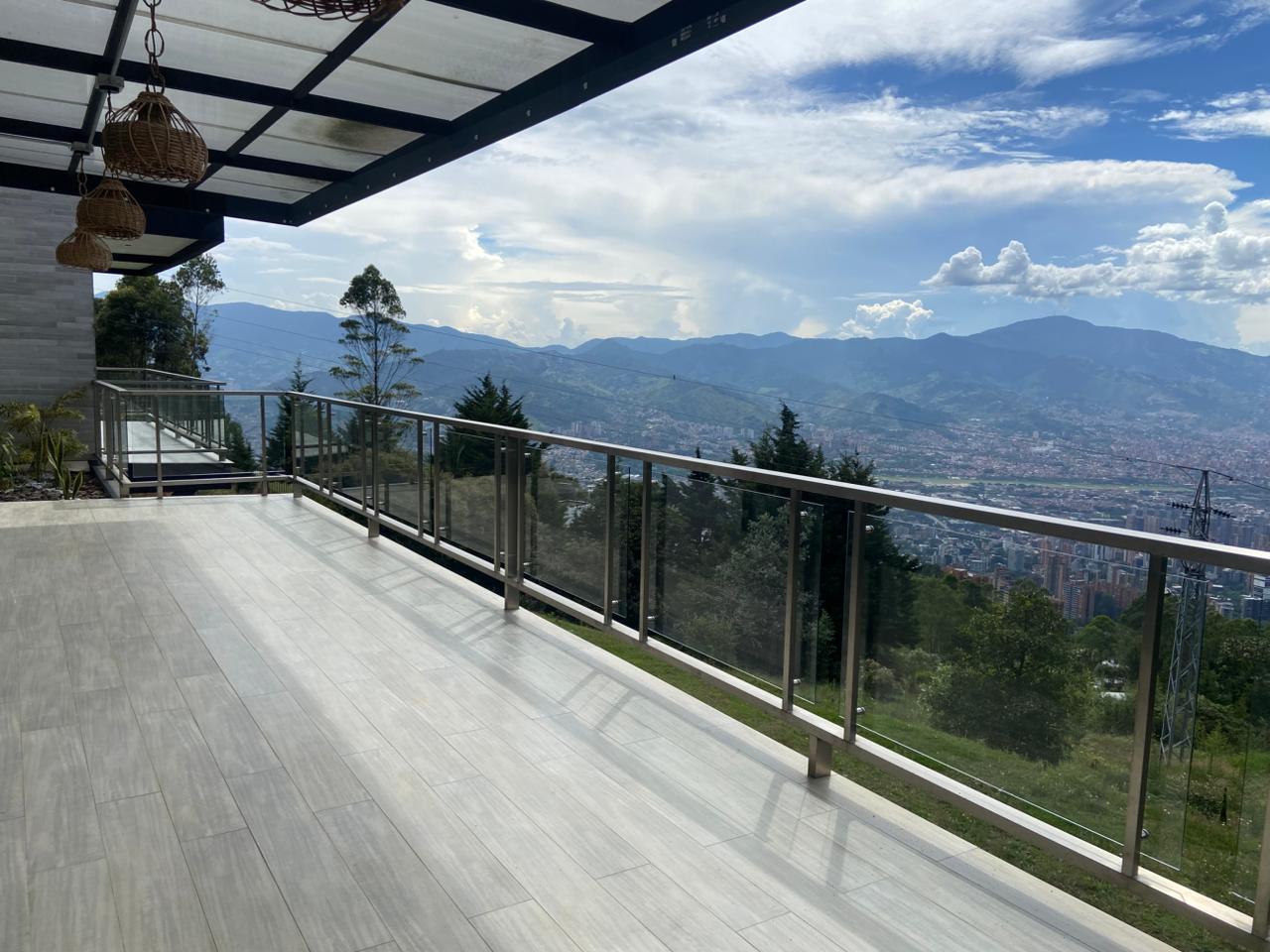 Casa Campestre En Arriendo y/o Venta Las Palmas Medellín Antioquia