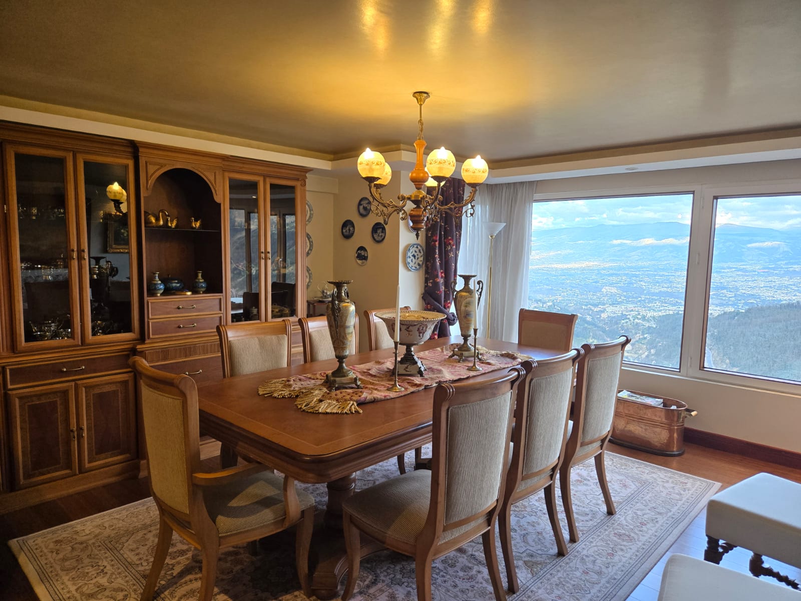 González Suárez, Hermoso Departamento en Venta, 182.50m2