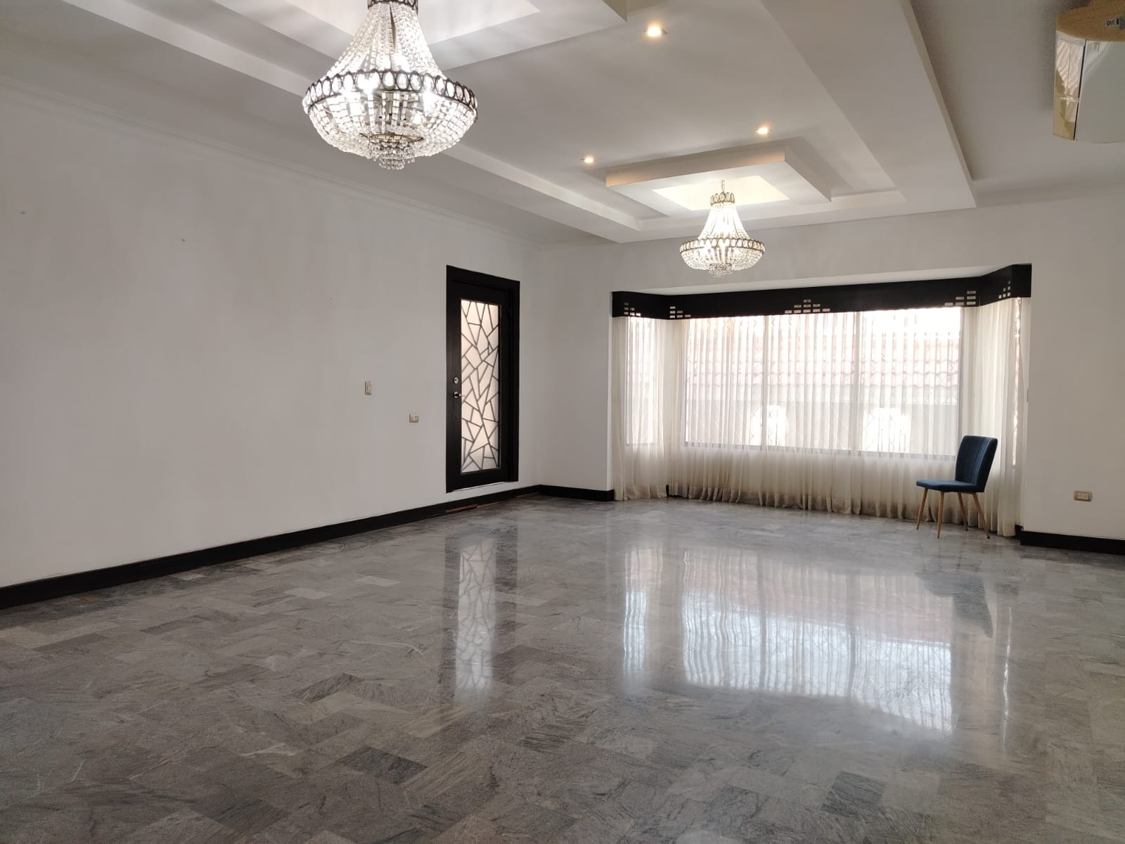 La Kennedy, Oficina en Renta, 140m2, 4 Ambientes
