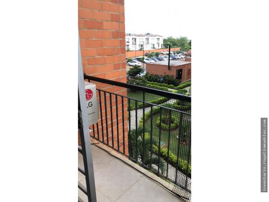 VENTA APTO URBANIZACIÓN CARMESI
