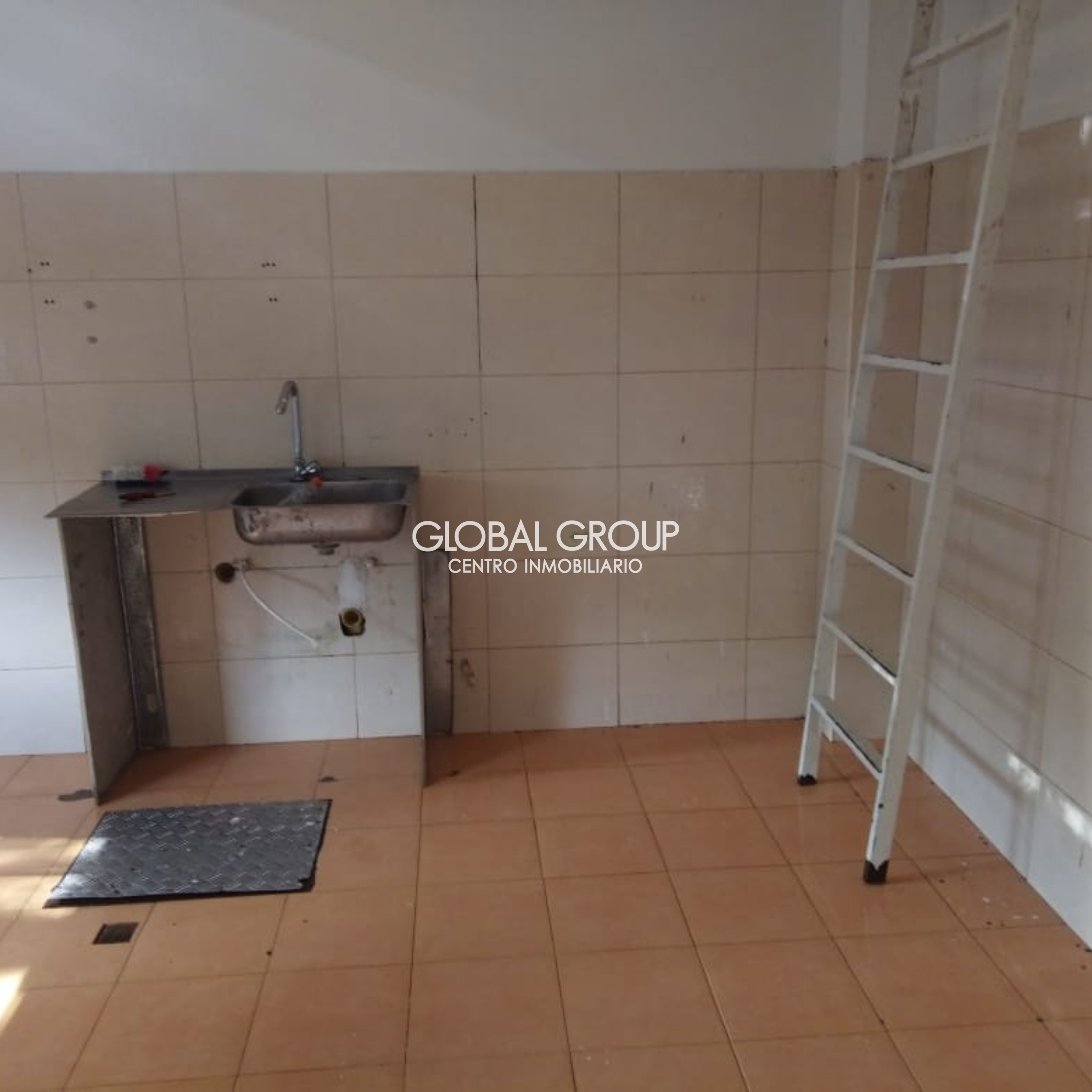 VENTA LOCAL COMERCIAL PARQUE CAÑASGORDAS