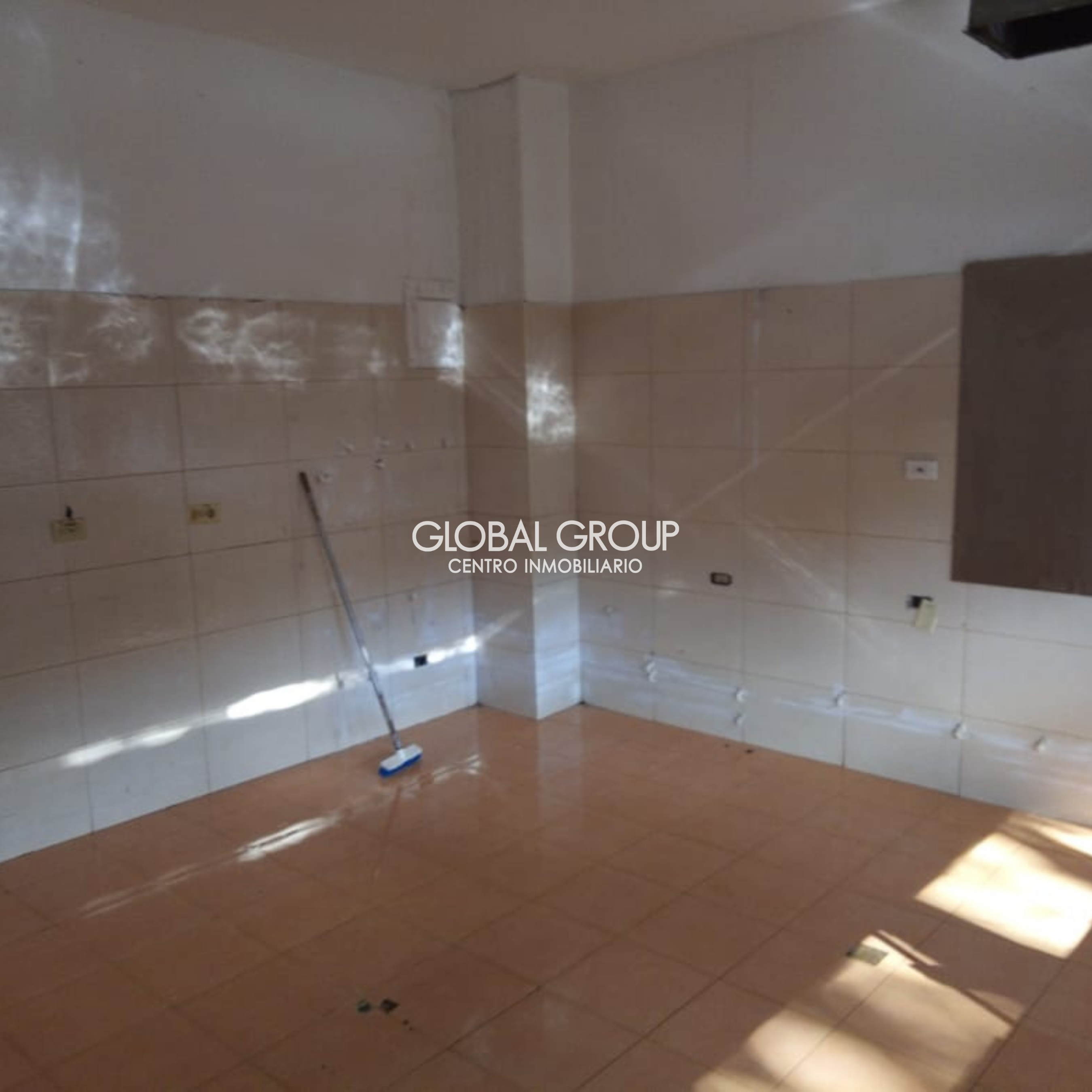 VENTA LOCAL COMERCIAL PARQUE CAÑASGORDAS