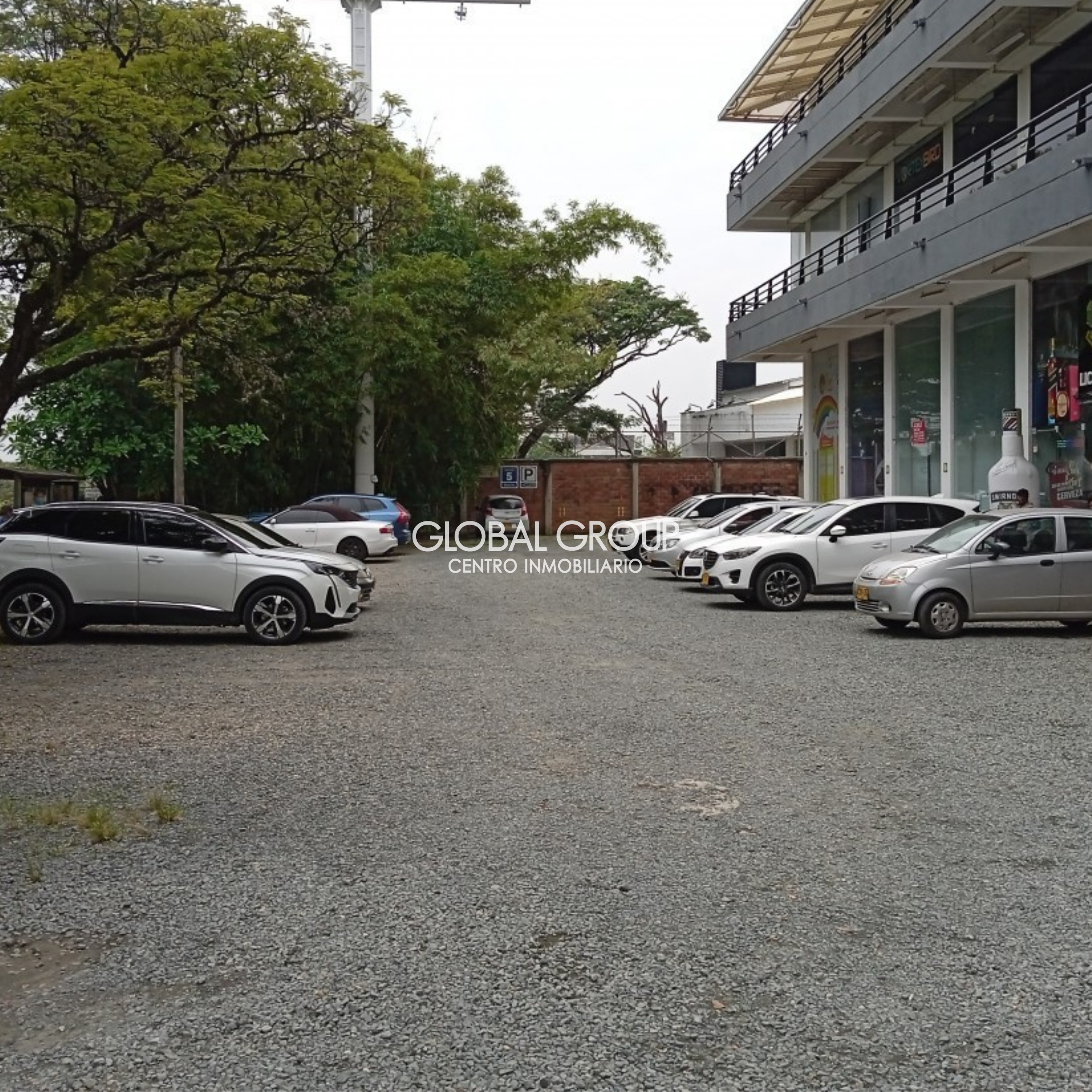 VENTA LOCAL COMERCIAL PARQUE CAÑASGORDAS