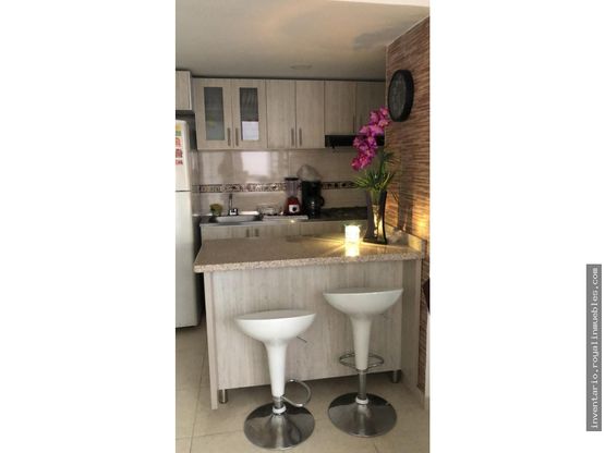 VENTA APTO URBANIZACIÓN CARMESI