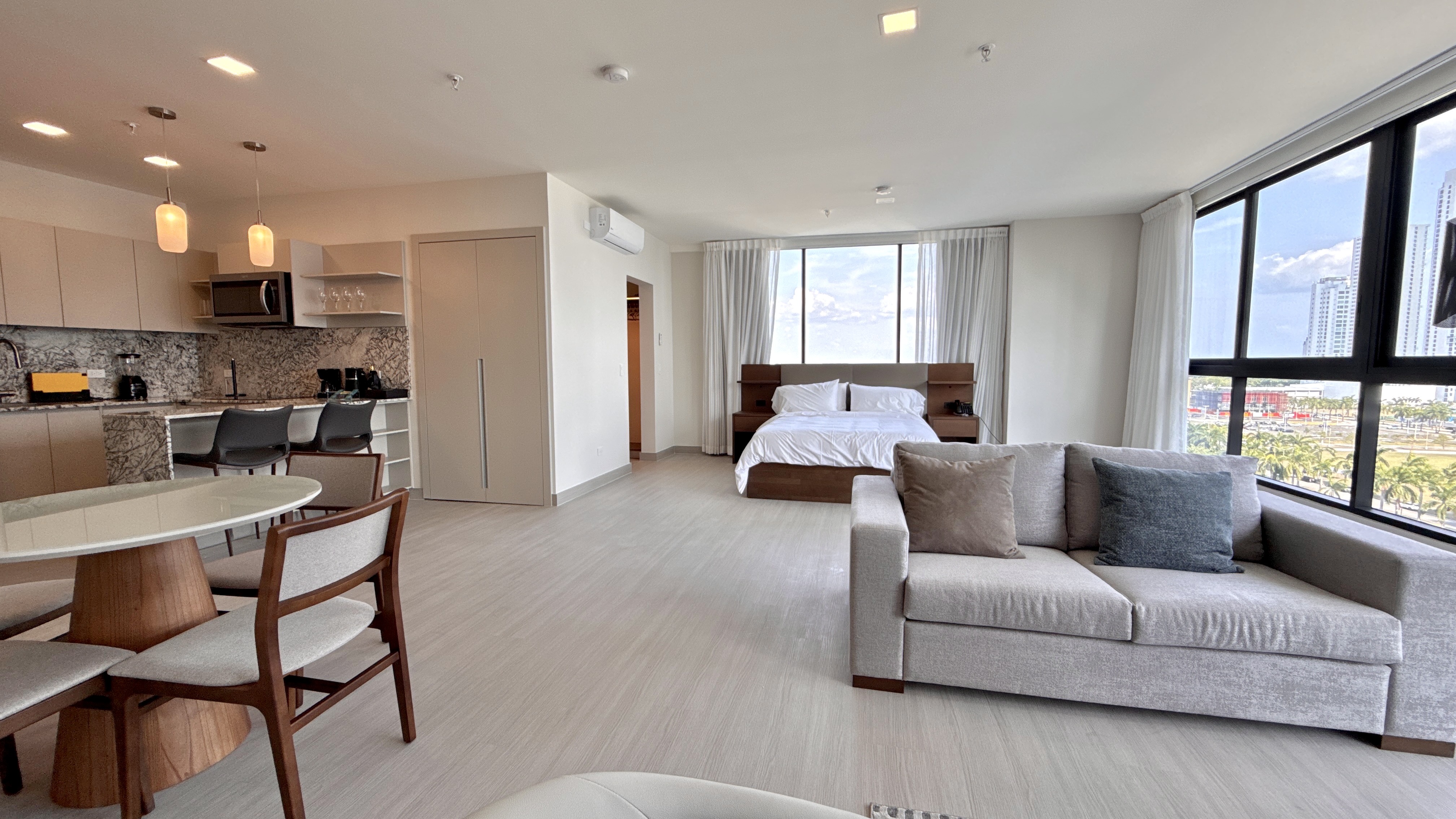 Alquiler amoblado en Costa del Este