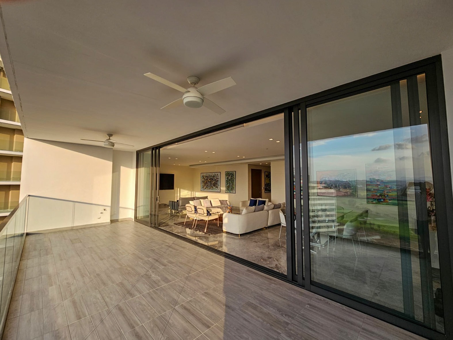 Se vende apartamento remodelado en Santa Maria