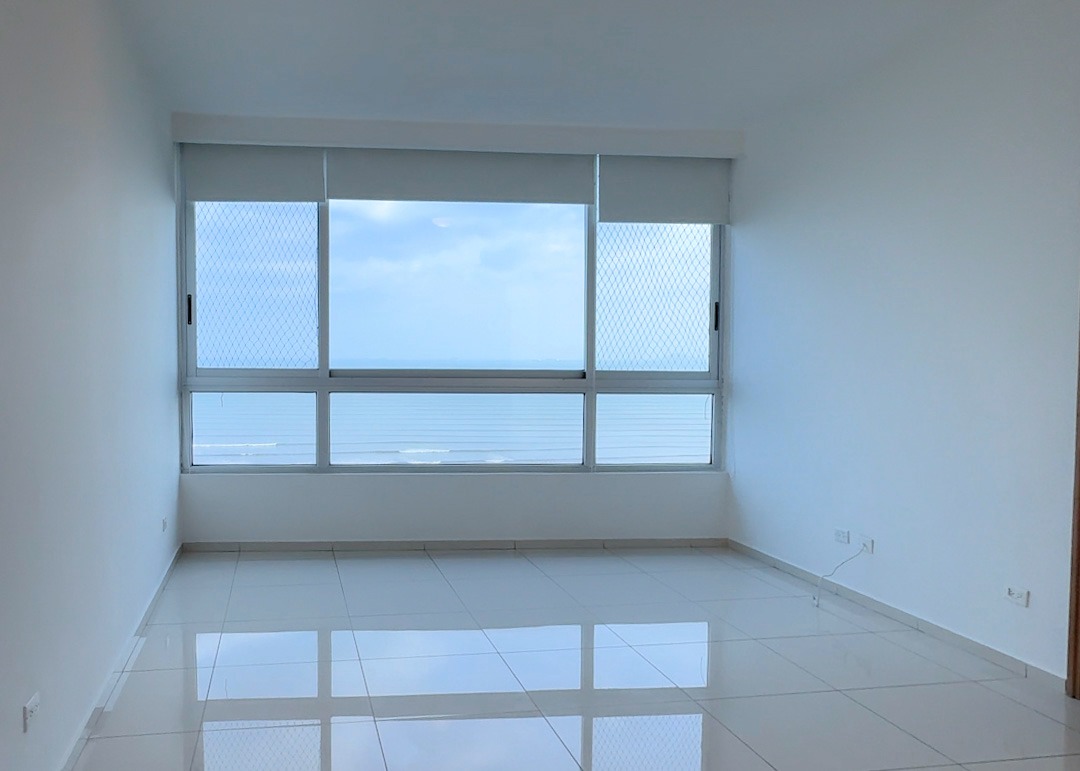 Se vende apartamento vista al mar en Costa del Este