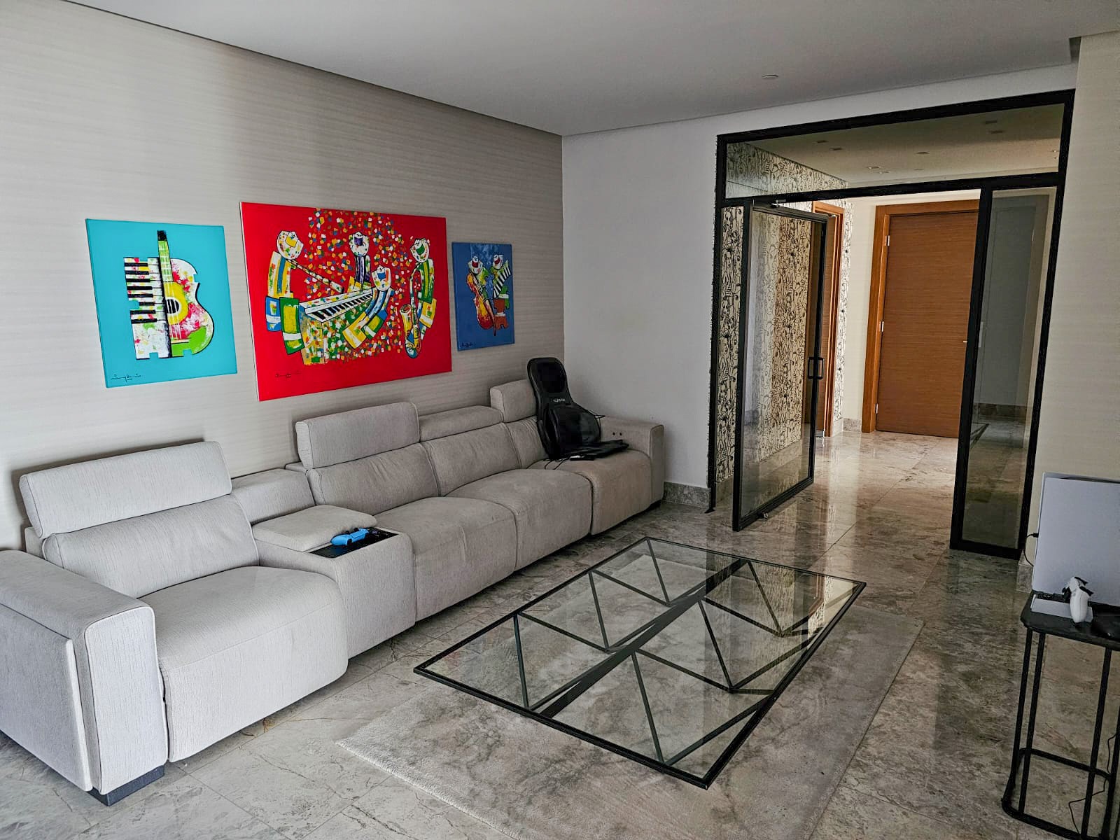 Se vende apartamento remodelado en Santa Maria
