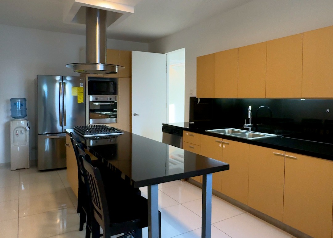 Se vende apartamento vista al mar en Costa del Este