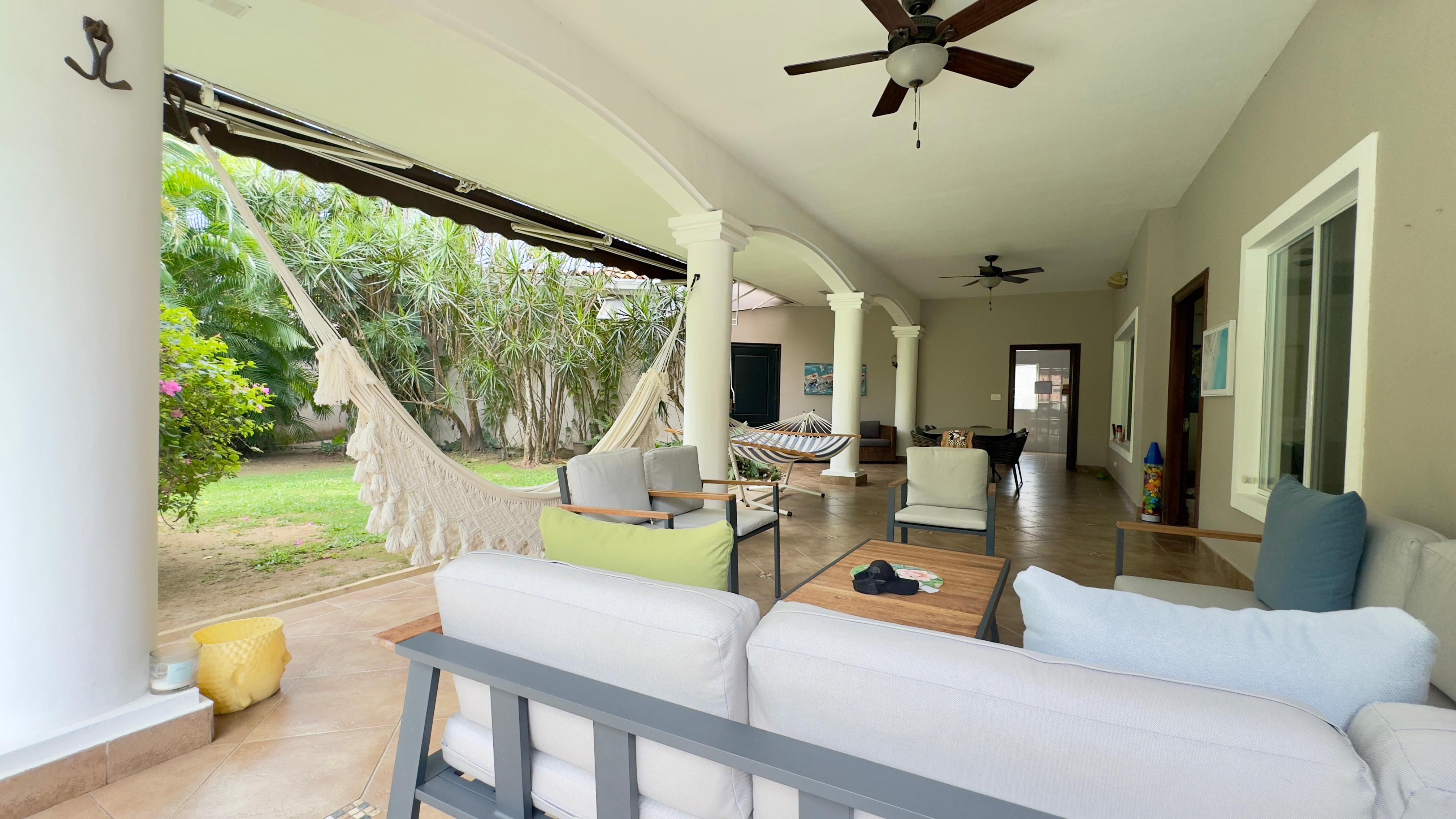 Se vende casa con 4 recamaras en Costa del Este